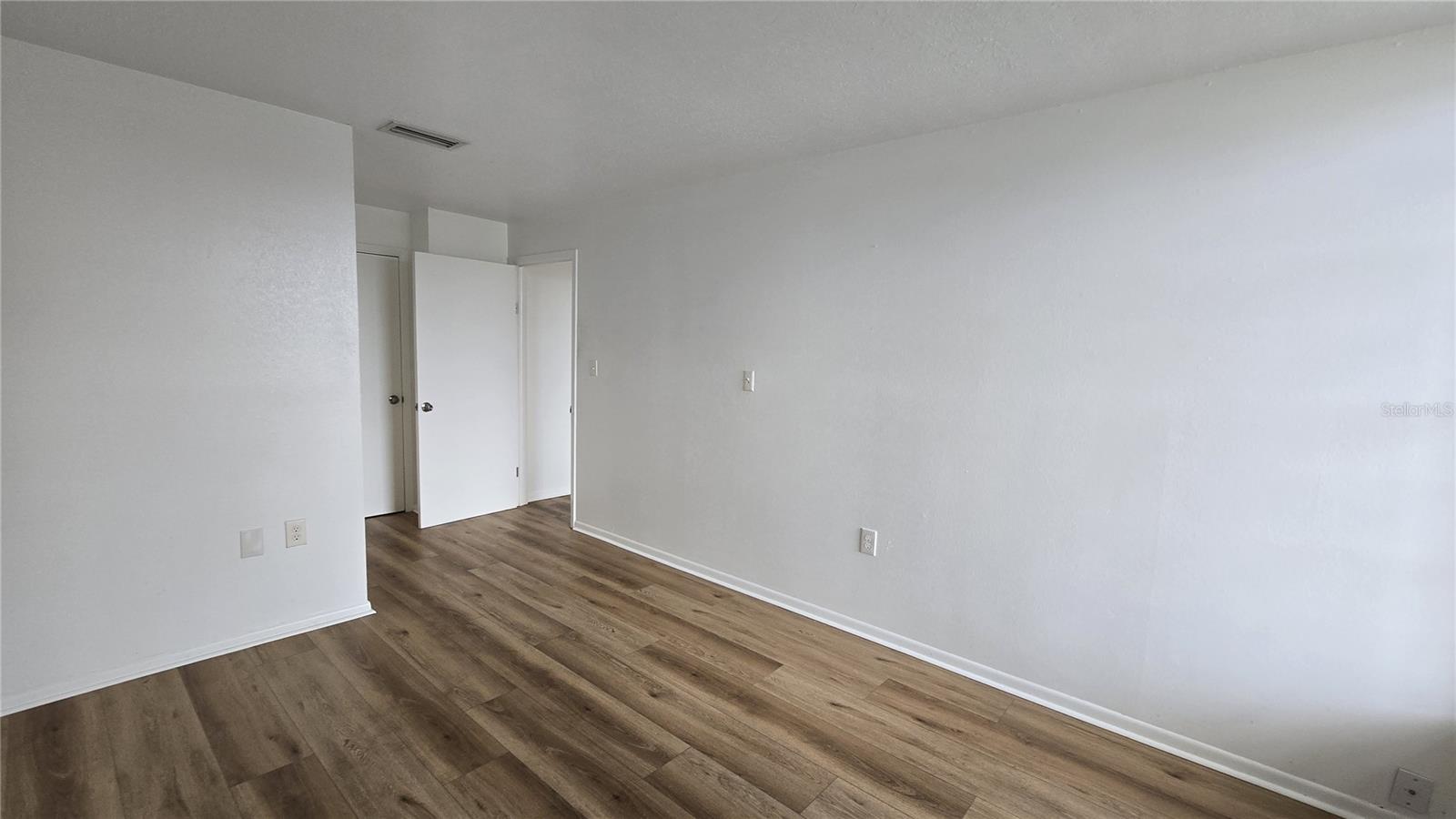 4365 TAHITIAN GARDENS CIR #E — photo 10