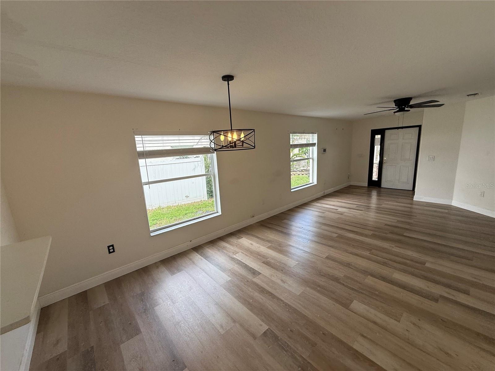 7542 MAROON PEAK DR — photo 3