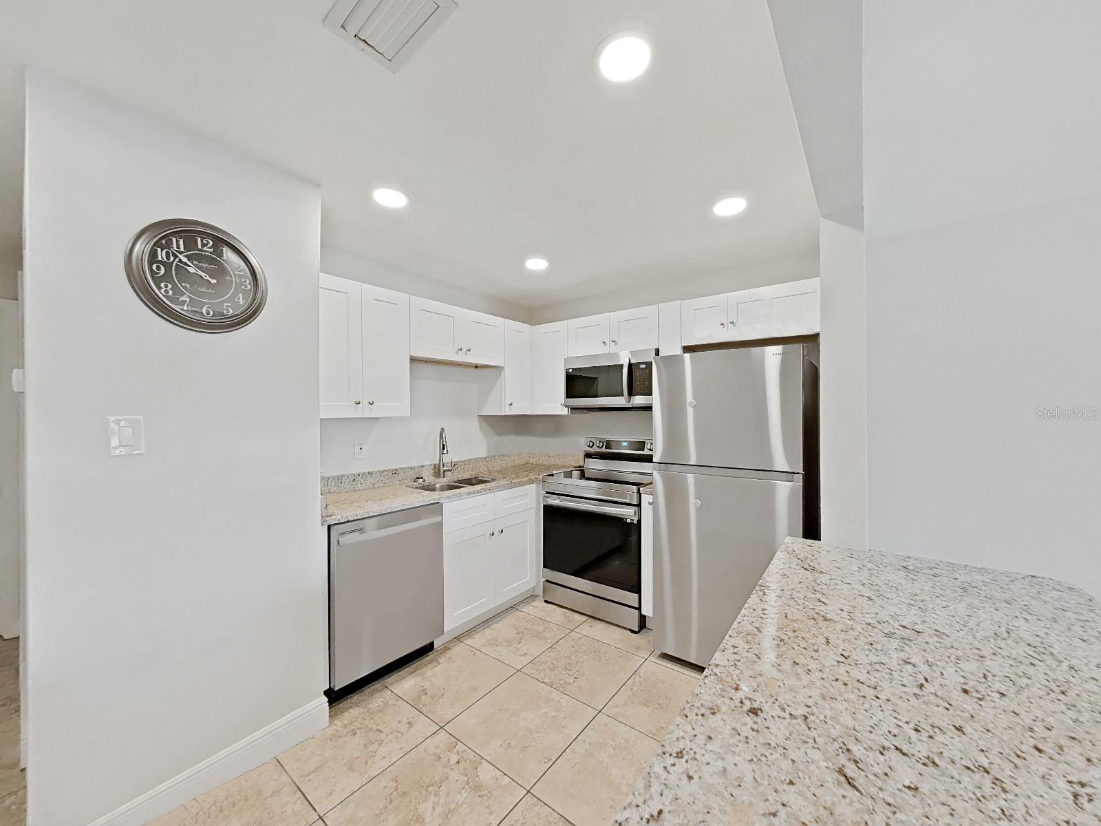 2501 HARN BLVD #H39 — photo 8