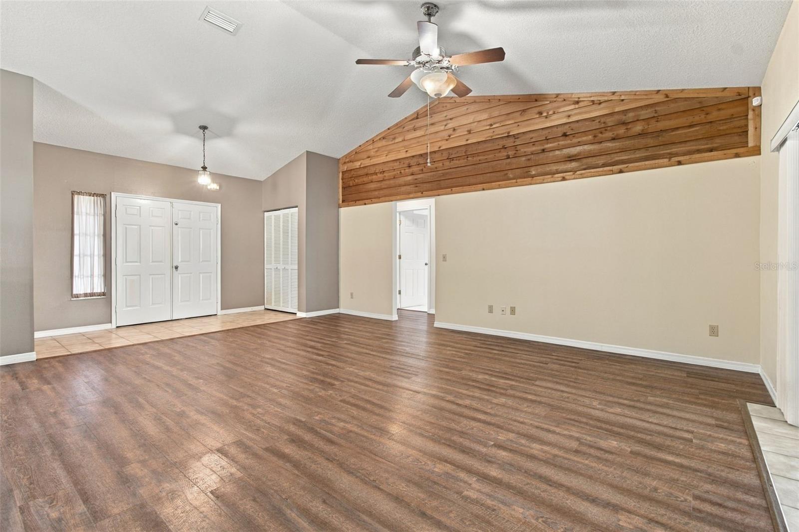 3180 LAKE SAXON DR — photo 10