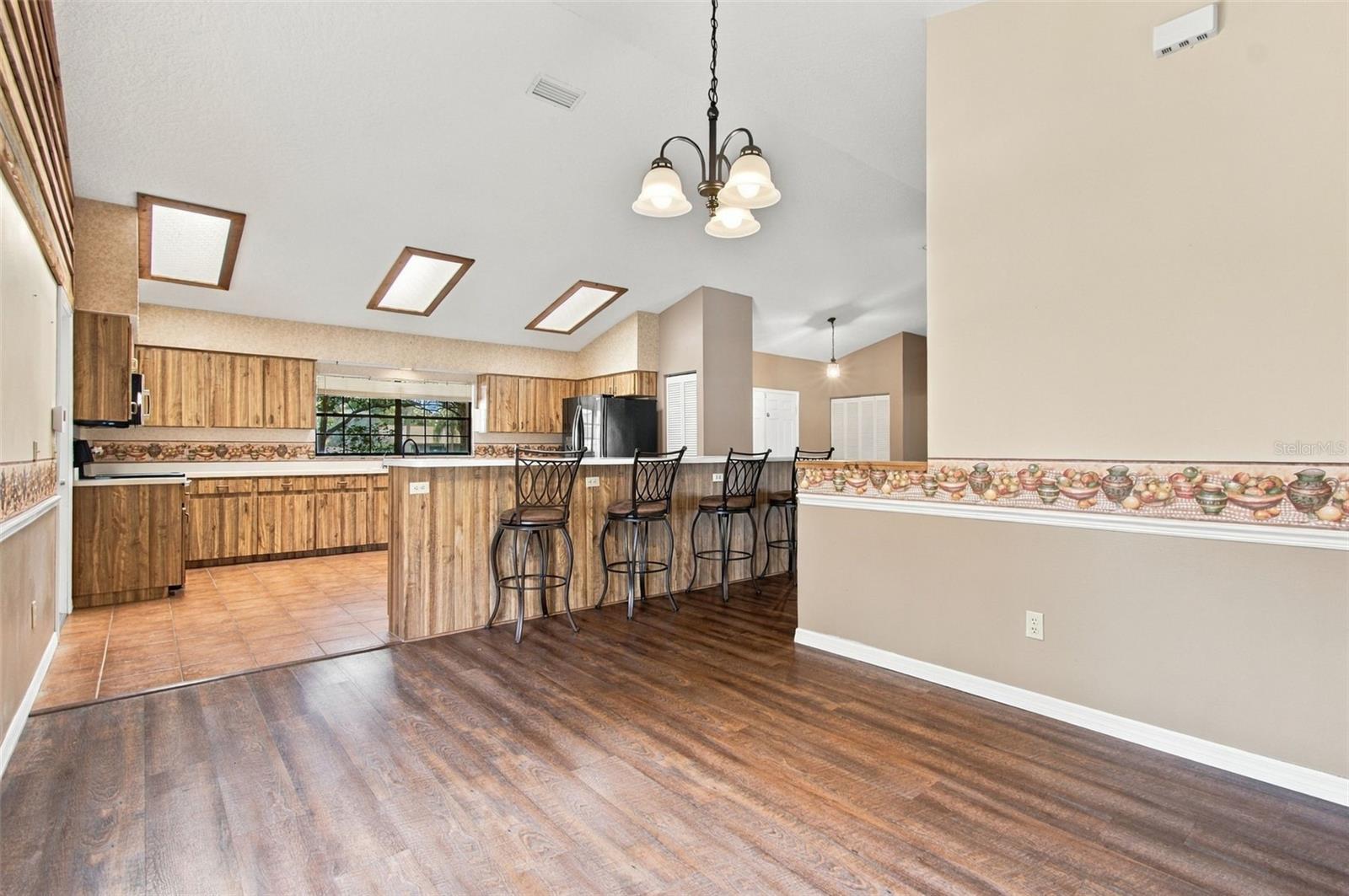 3180 LAKE SAXON DR — photo 17