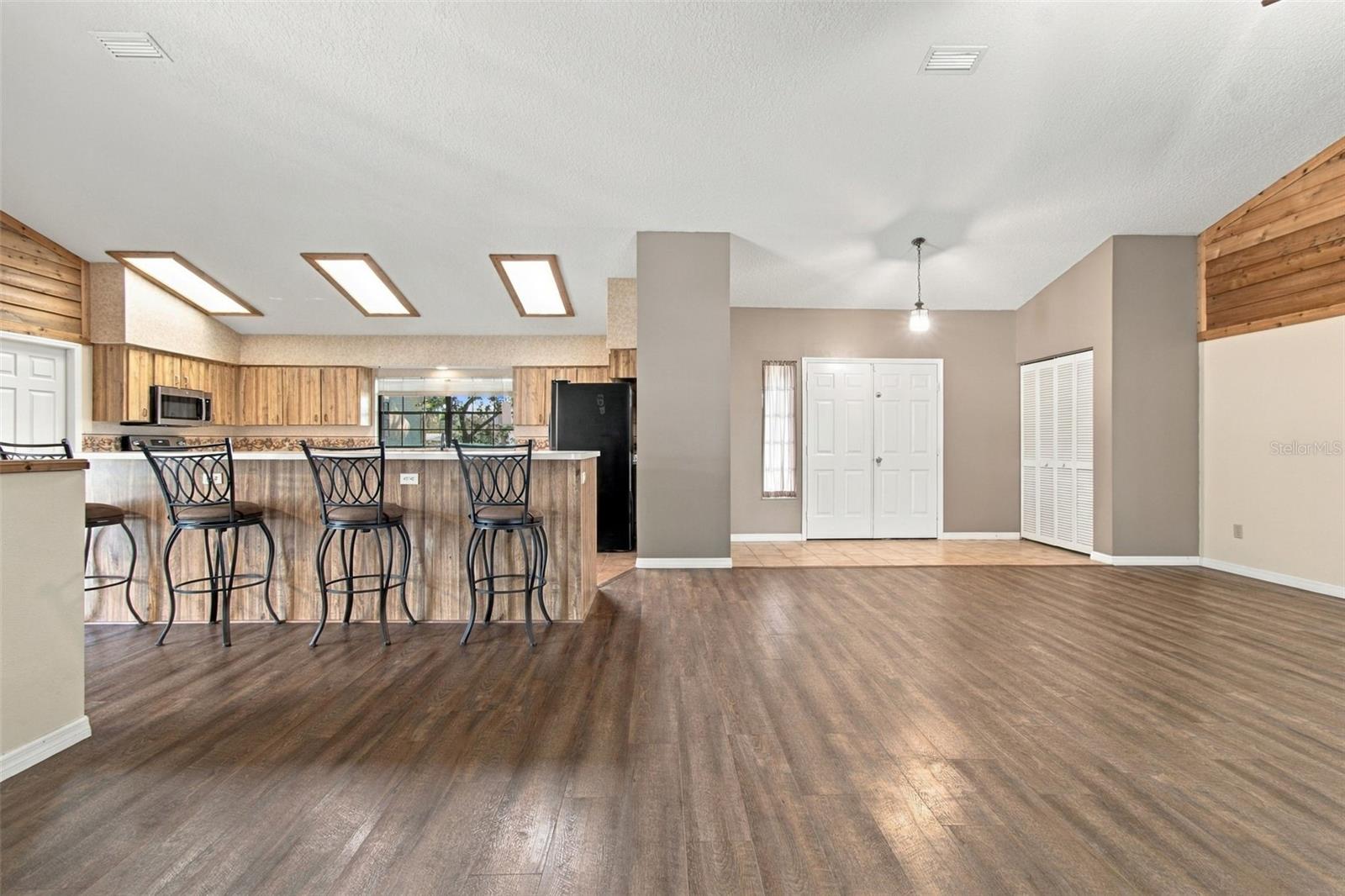 3180 LAKE SAXON DR — photo 16