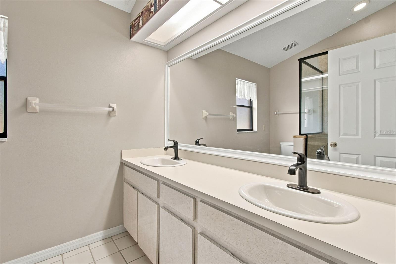 3180 LAKE SAXON DR — photo 22