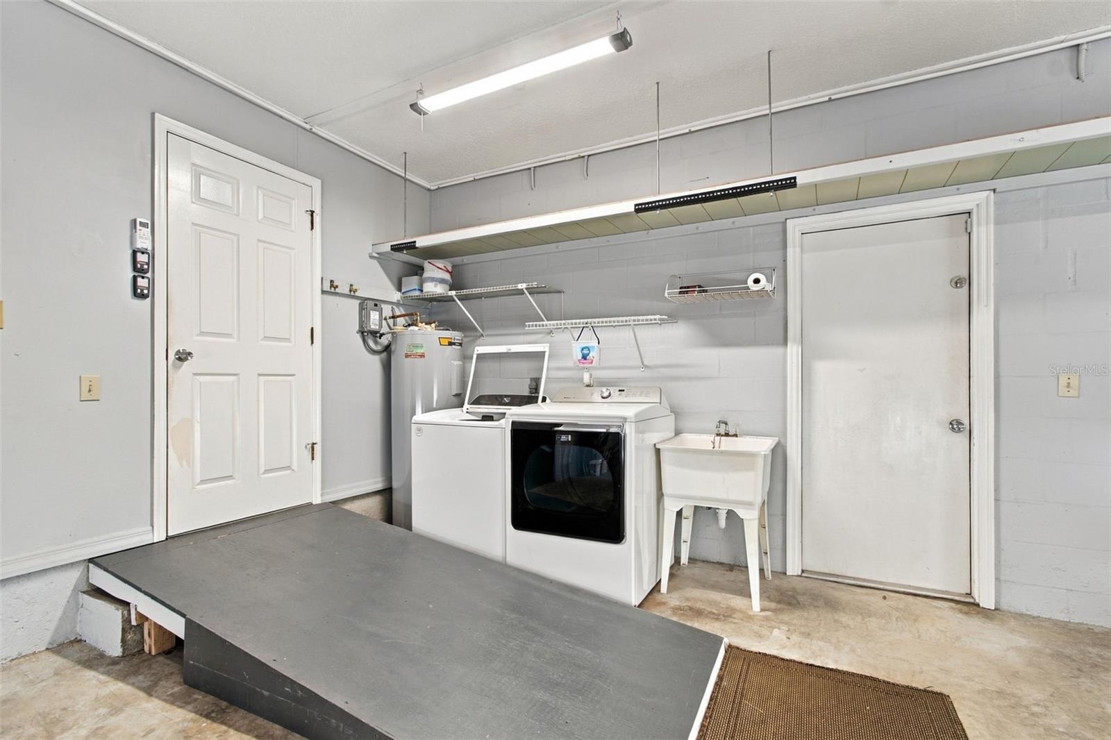 3180 LAKE SAXON DR — photo 40