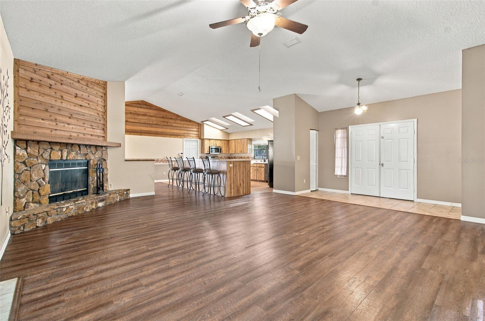 3180 LAKE SAXON DR — photo 7