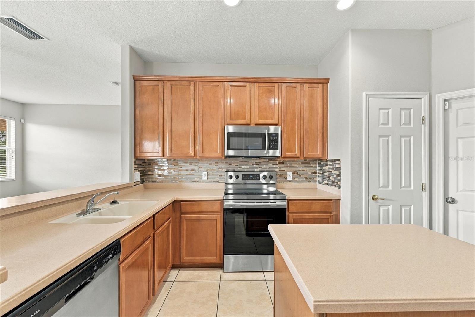 8826 ROYAL ENCLAVE BLVD — photo 10