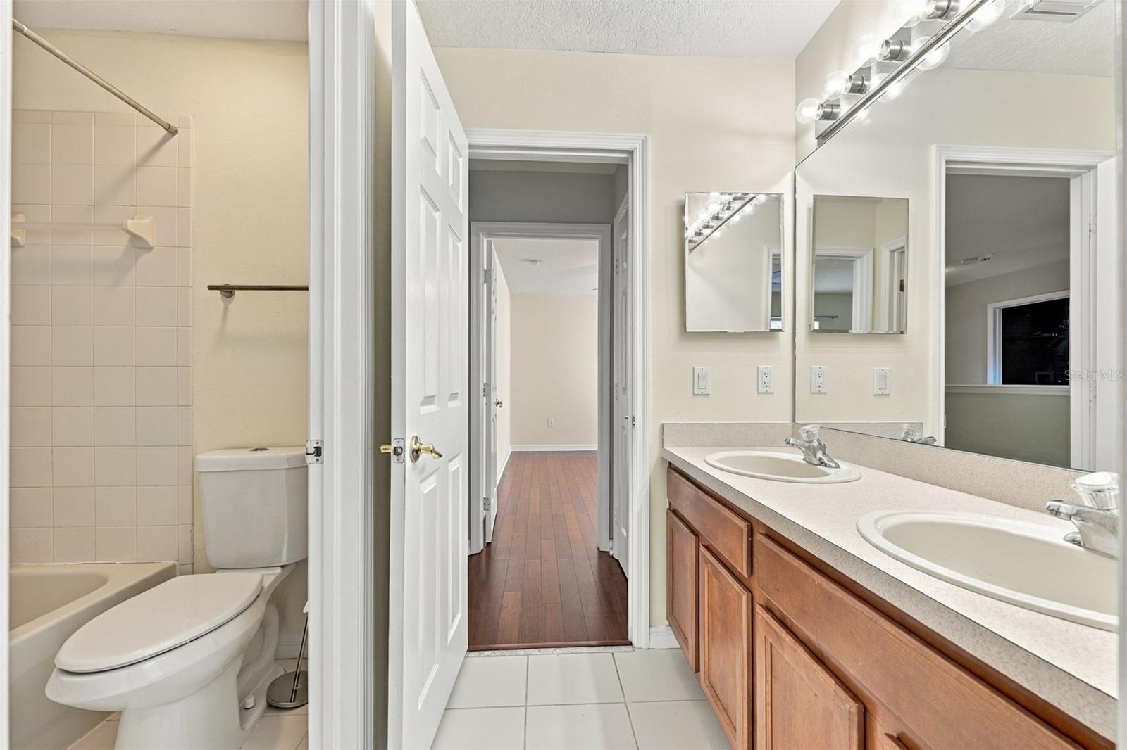 8826 ROYAL ENCLAVE BLVD — photo 36