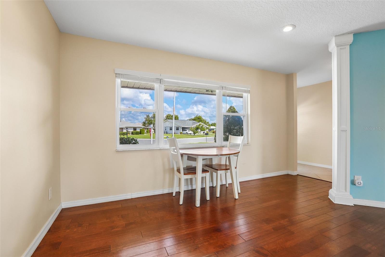 1806 PINEAPPLE PALM CT — photo 2