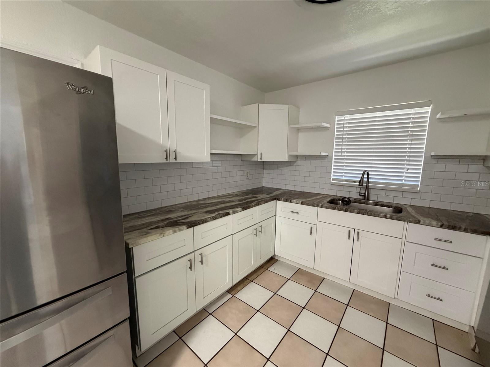 506 N MATANZAS AVE — photo 4
