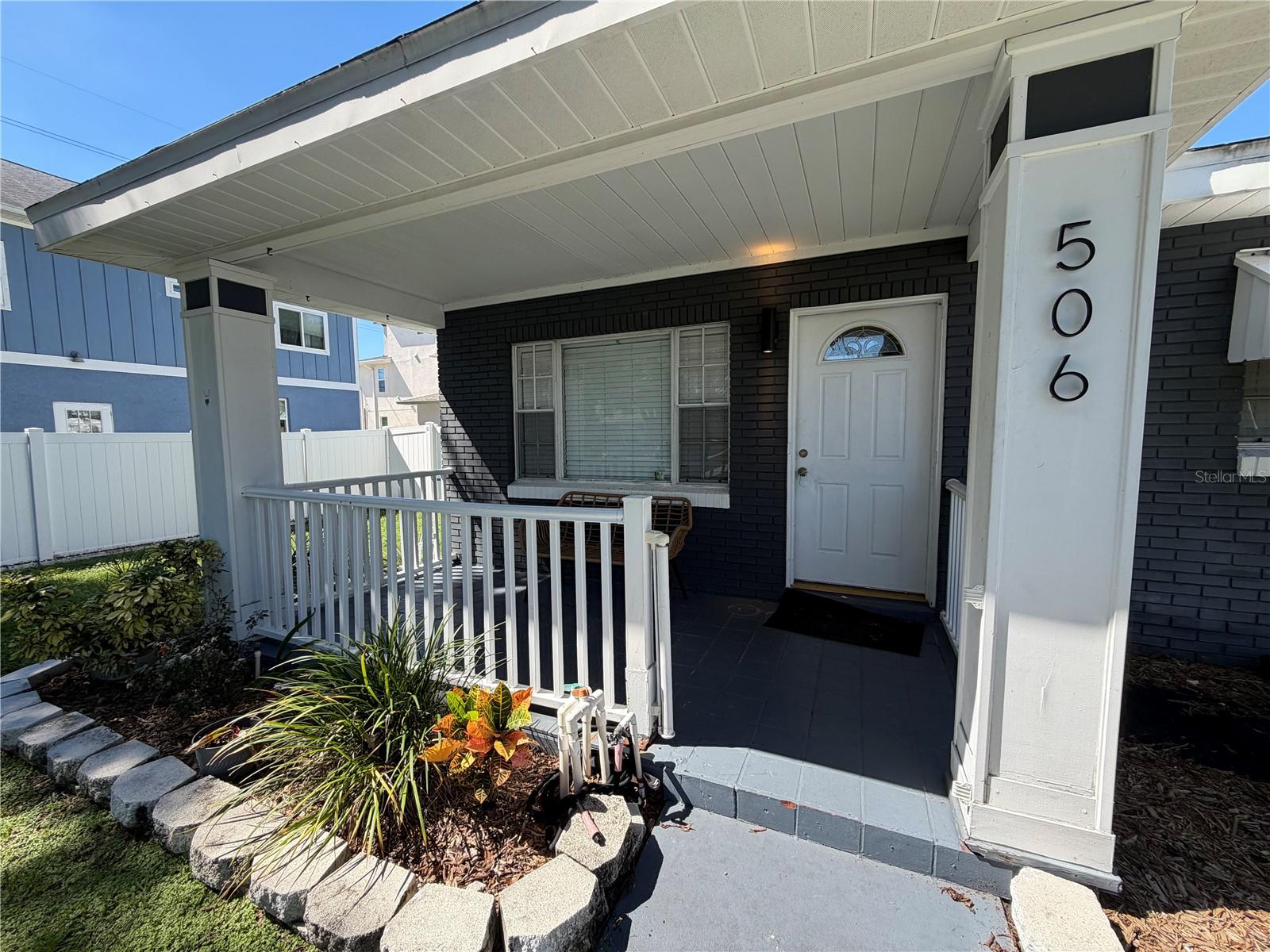 506 N MATANZAS AVE — photo 2