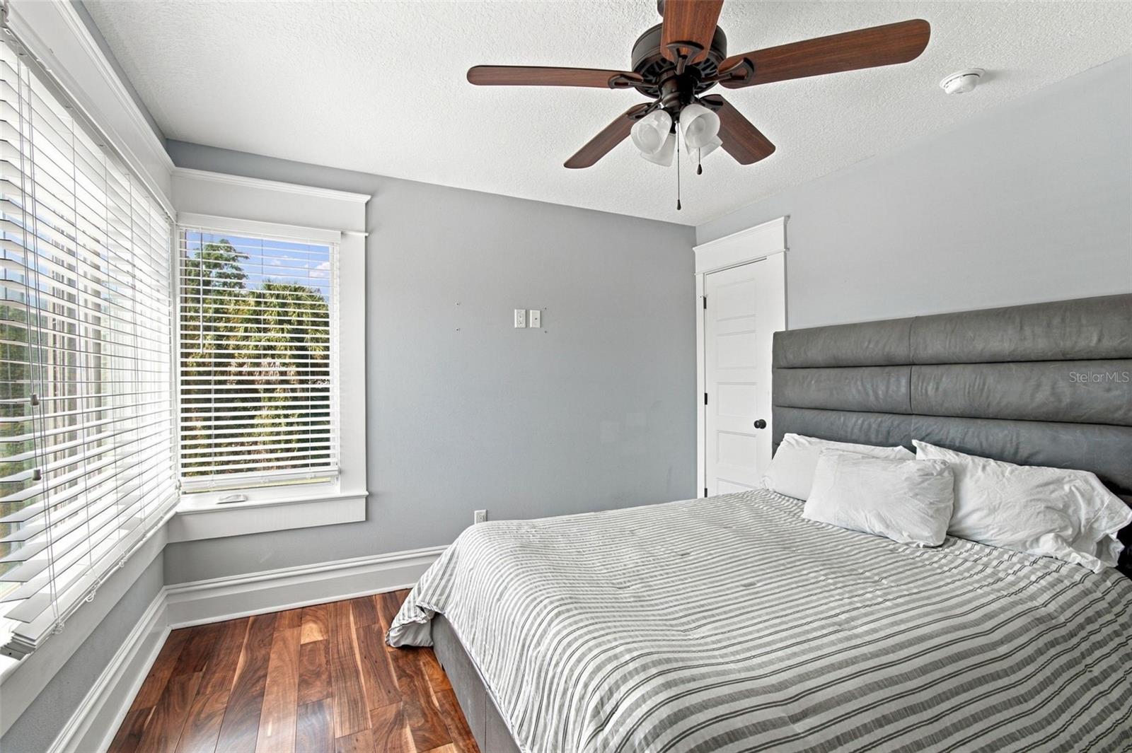 905 S BRUCE ST — photo 30