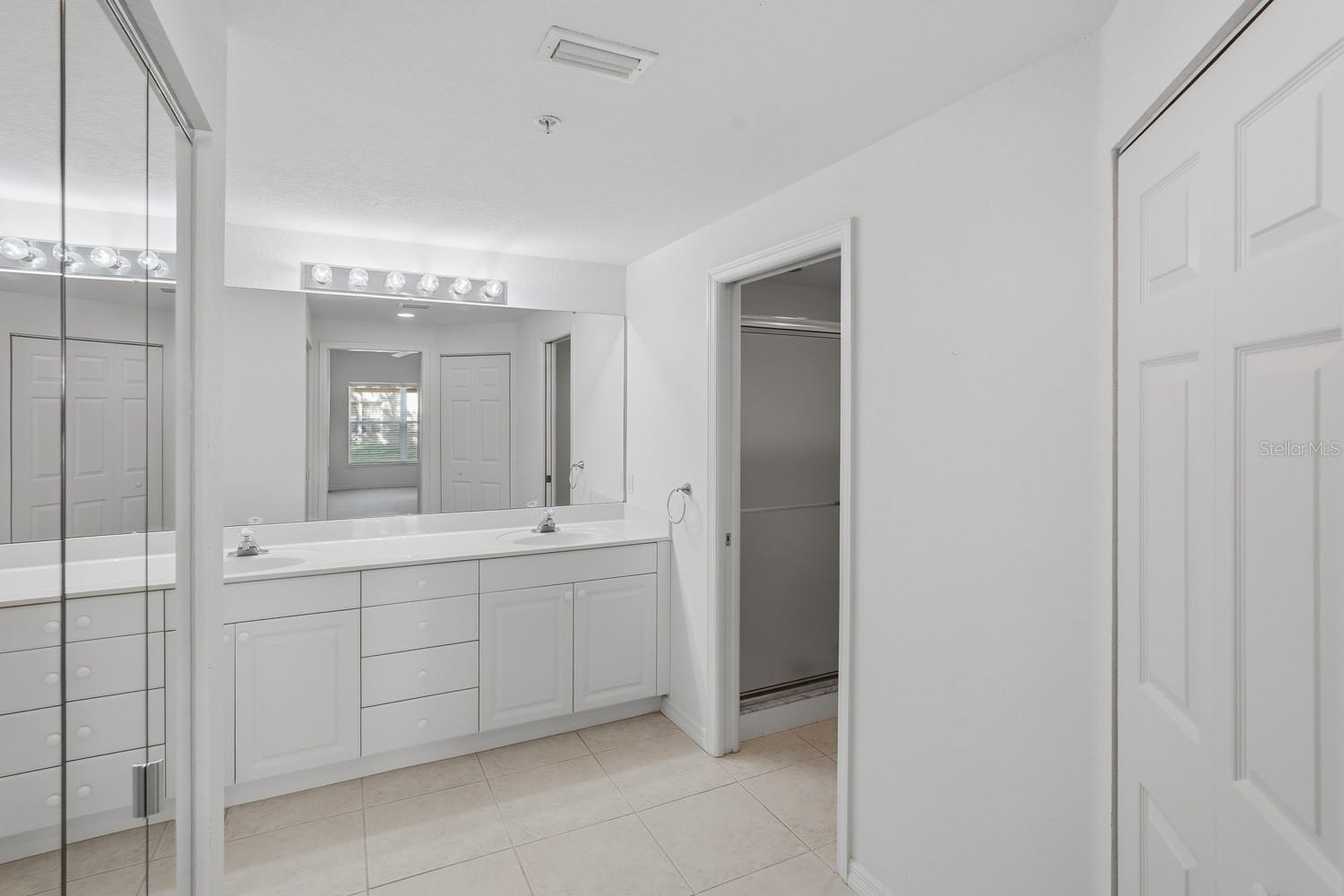 7133 CEDAR HOLLOW CIR #22-102 — photo 25