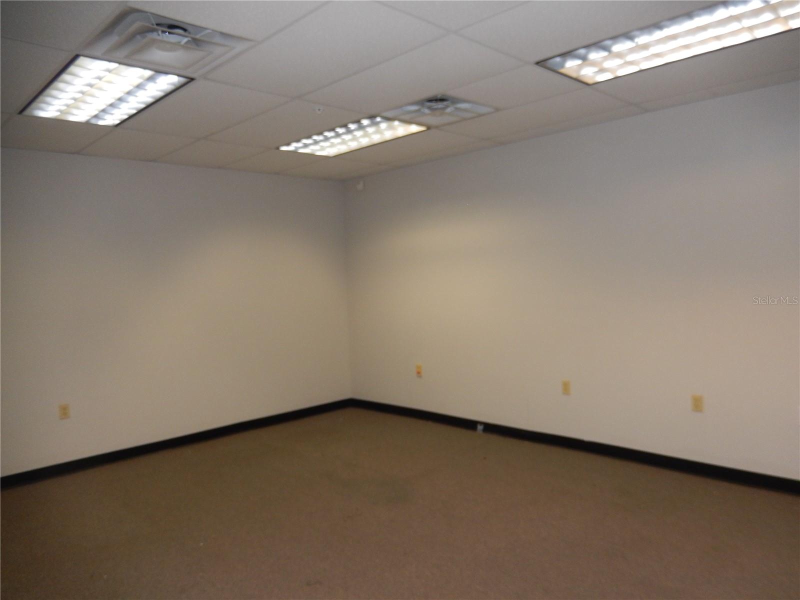 2015 CATTLEMEN RD #A — photo 14