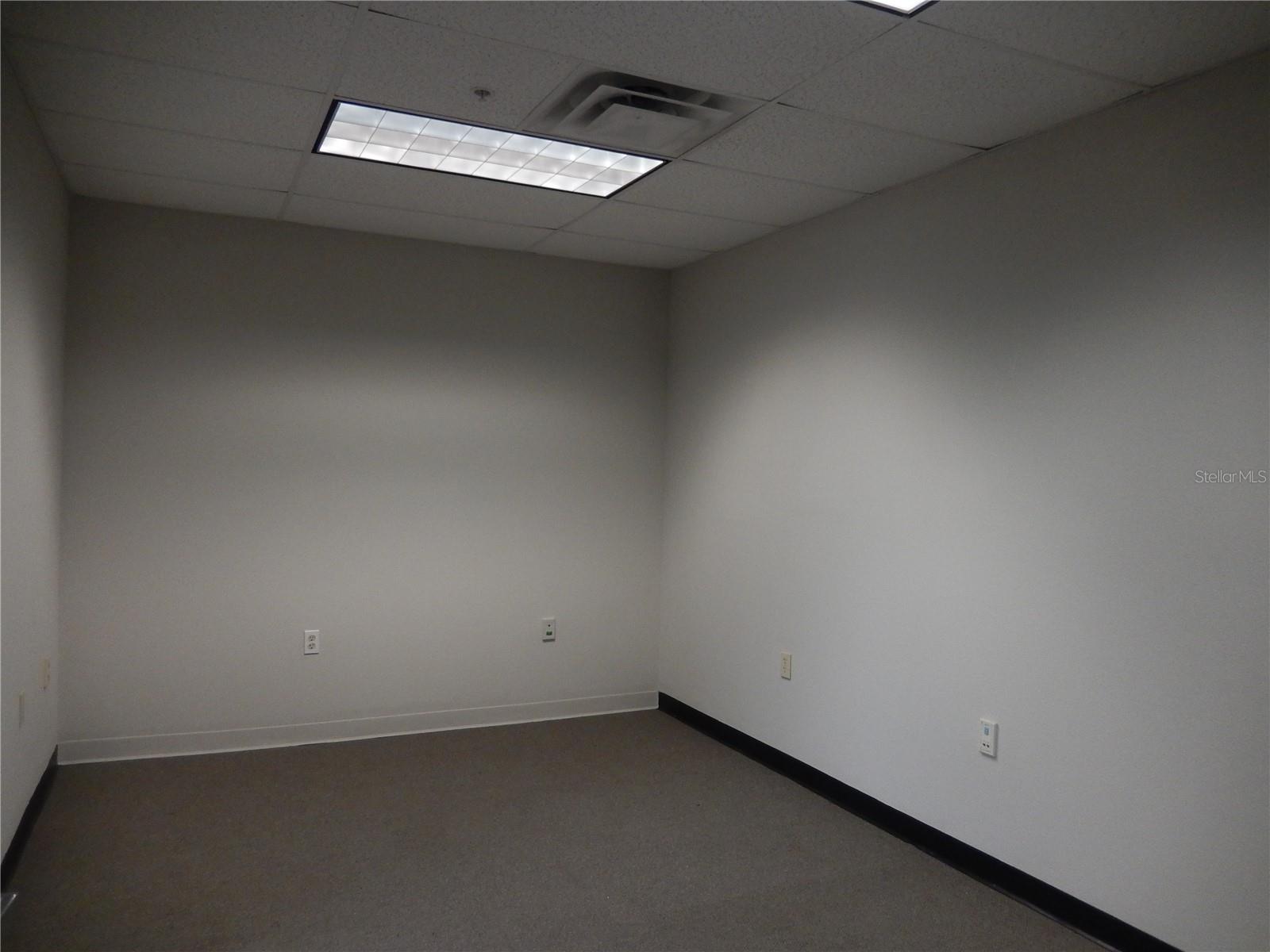 2015 CATTLEMEN RD #A — photo 12