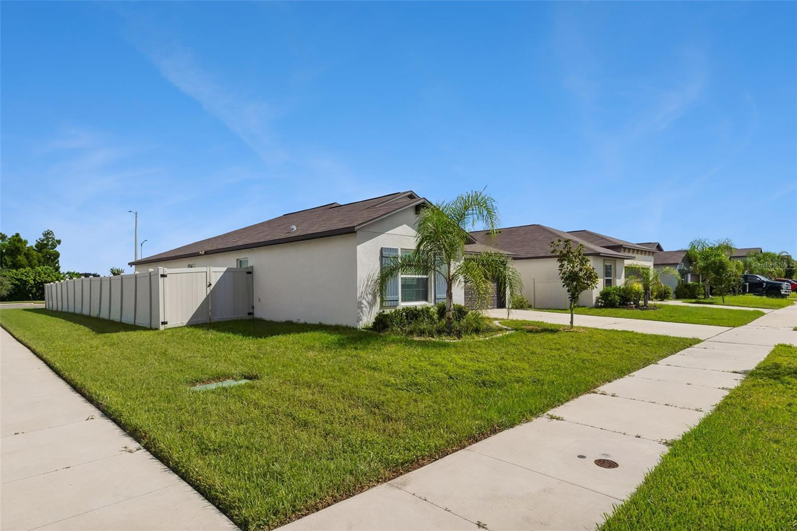 5404 BLUE AZURE DR — photo 3