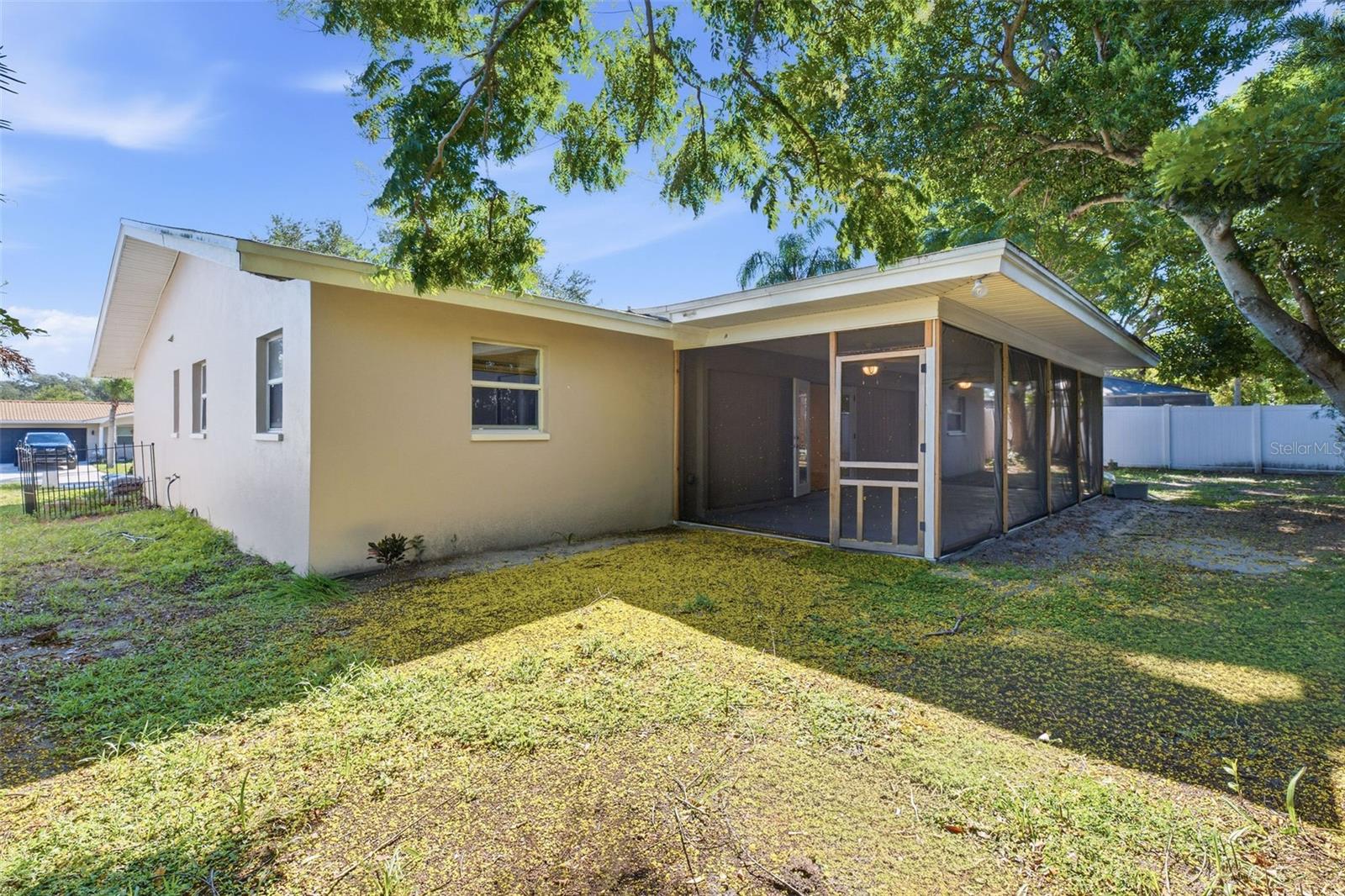998 DUMONT DR — photo 25