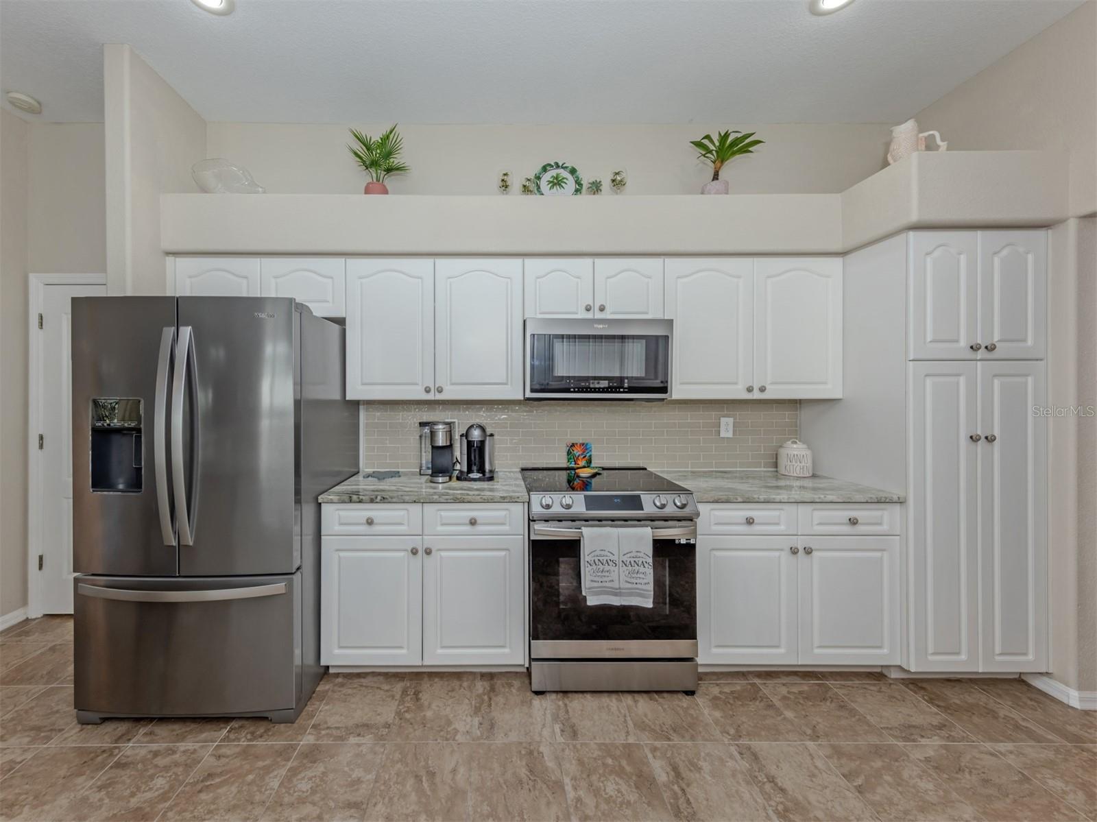 443 BERMUDA ISLES CIR — photo 12
