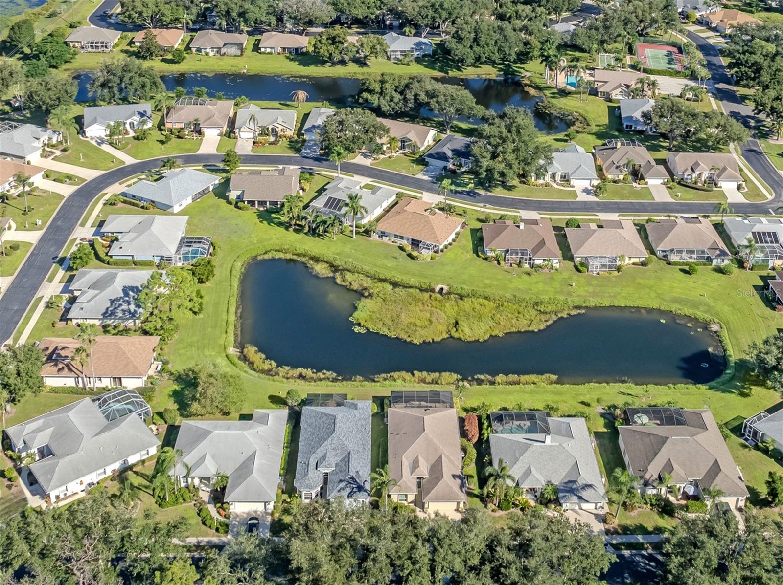 443 BERMUDA ISLES CIR — photo 33