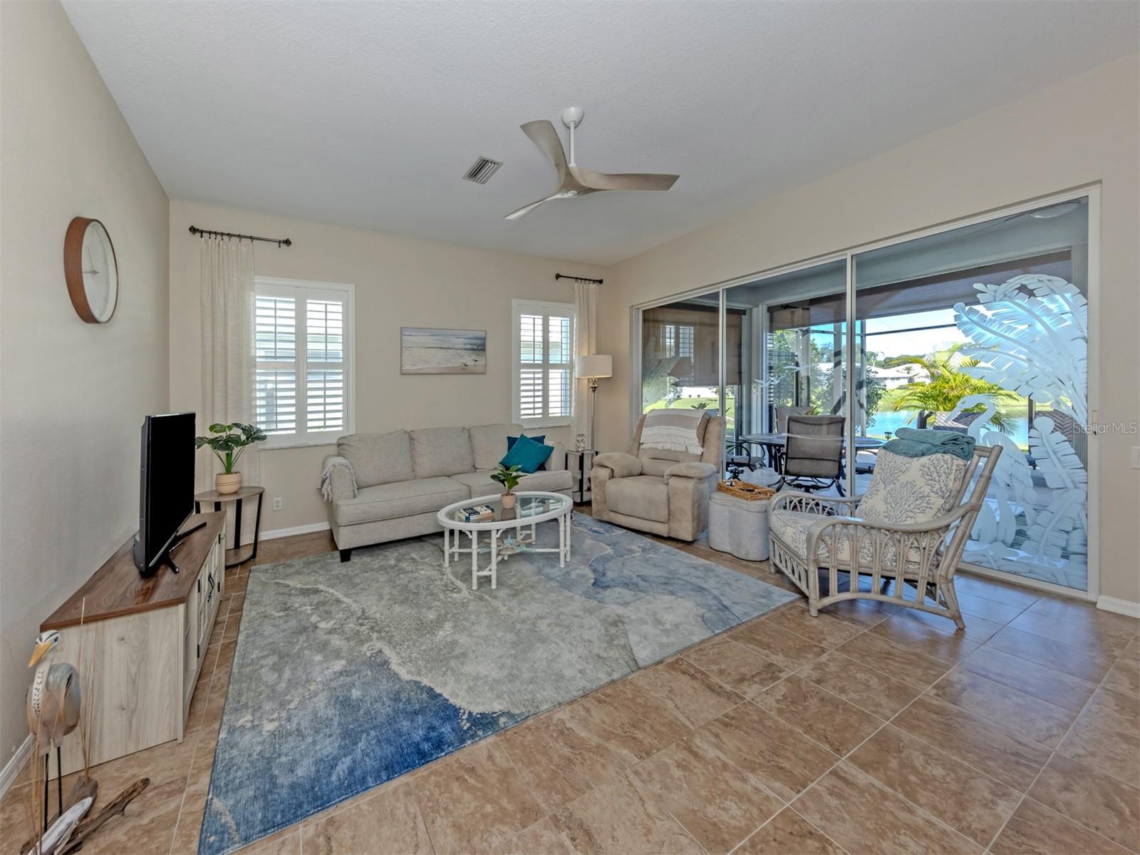 443 BERMUDA ISLES CIR — photo 4