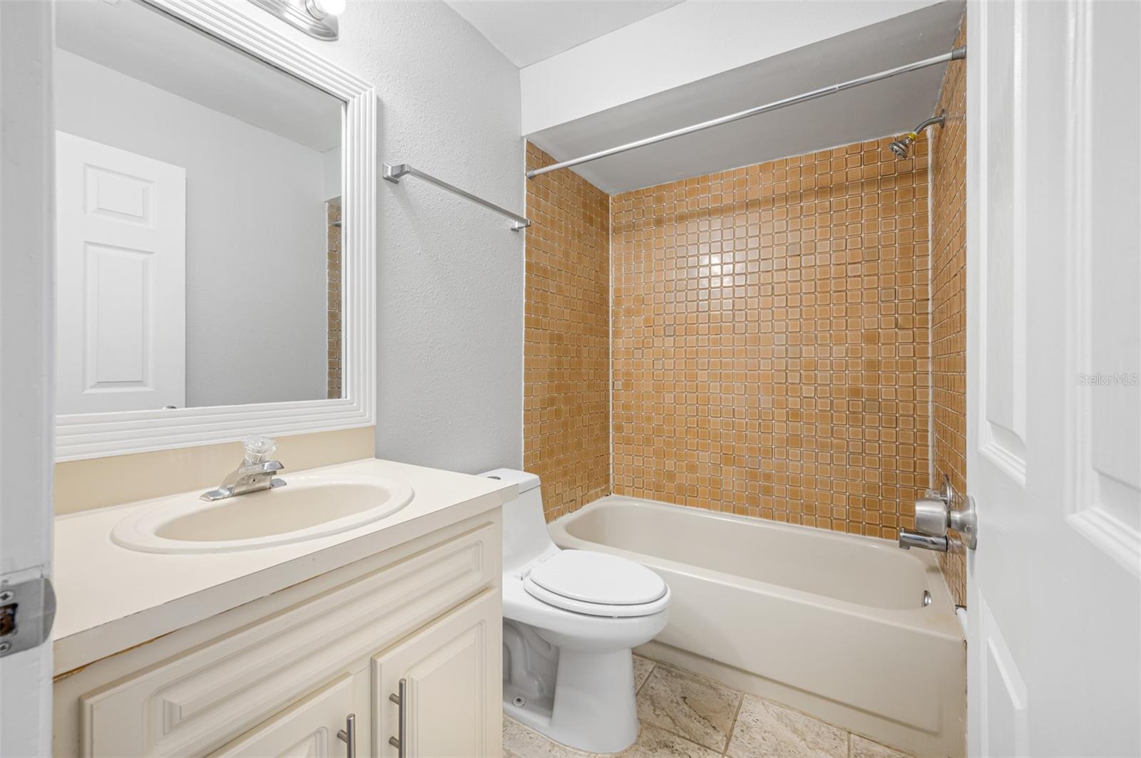 6119 MEMORIAL HWY #3 — photo 27