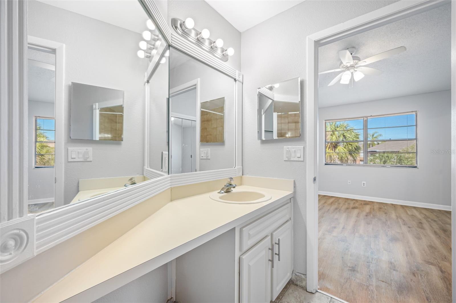6119 MEMORIAL HWY #3 — photo 30