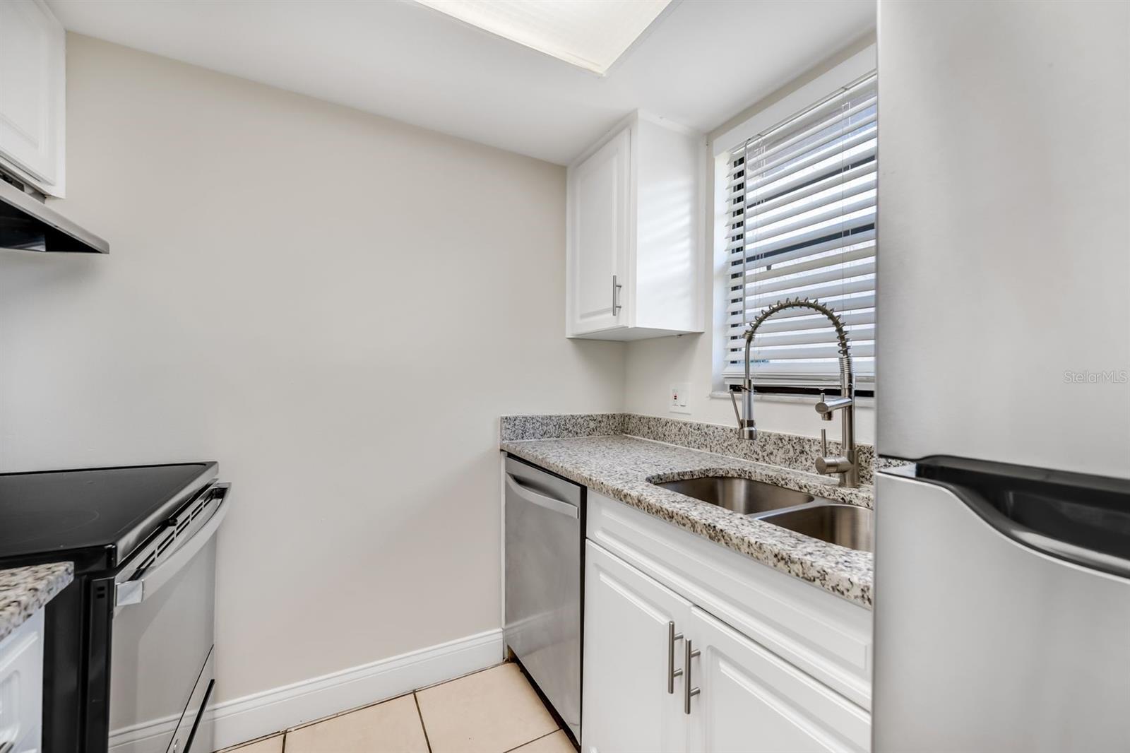 6119 MEMORIAL HWY #3 — photo 10