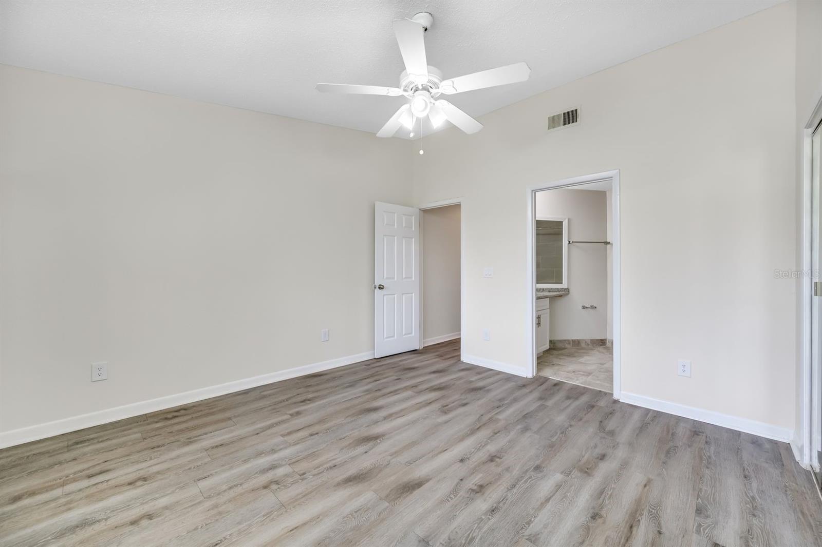 6119 MEMORIAL HWY #3 — photo 17