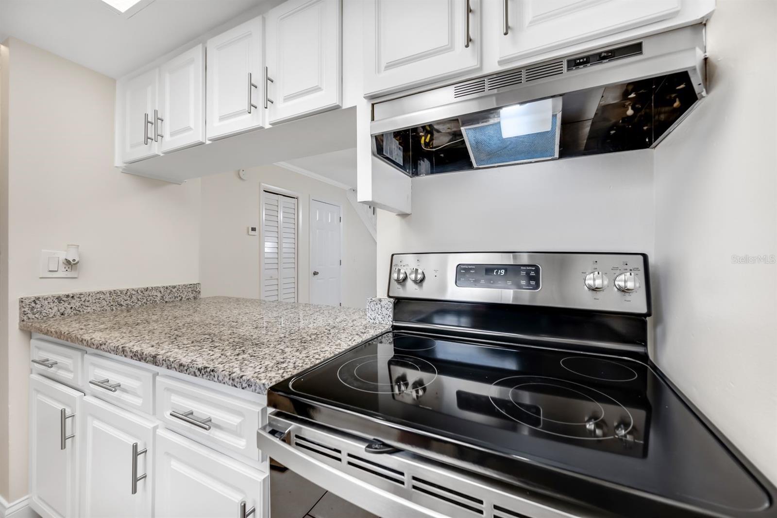 6119 MEMORIAL HWY #3 — photo 11
