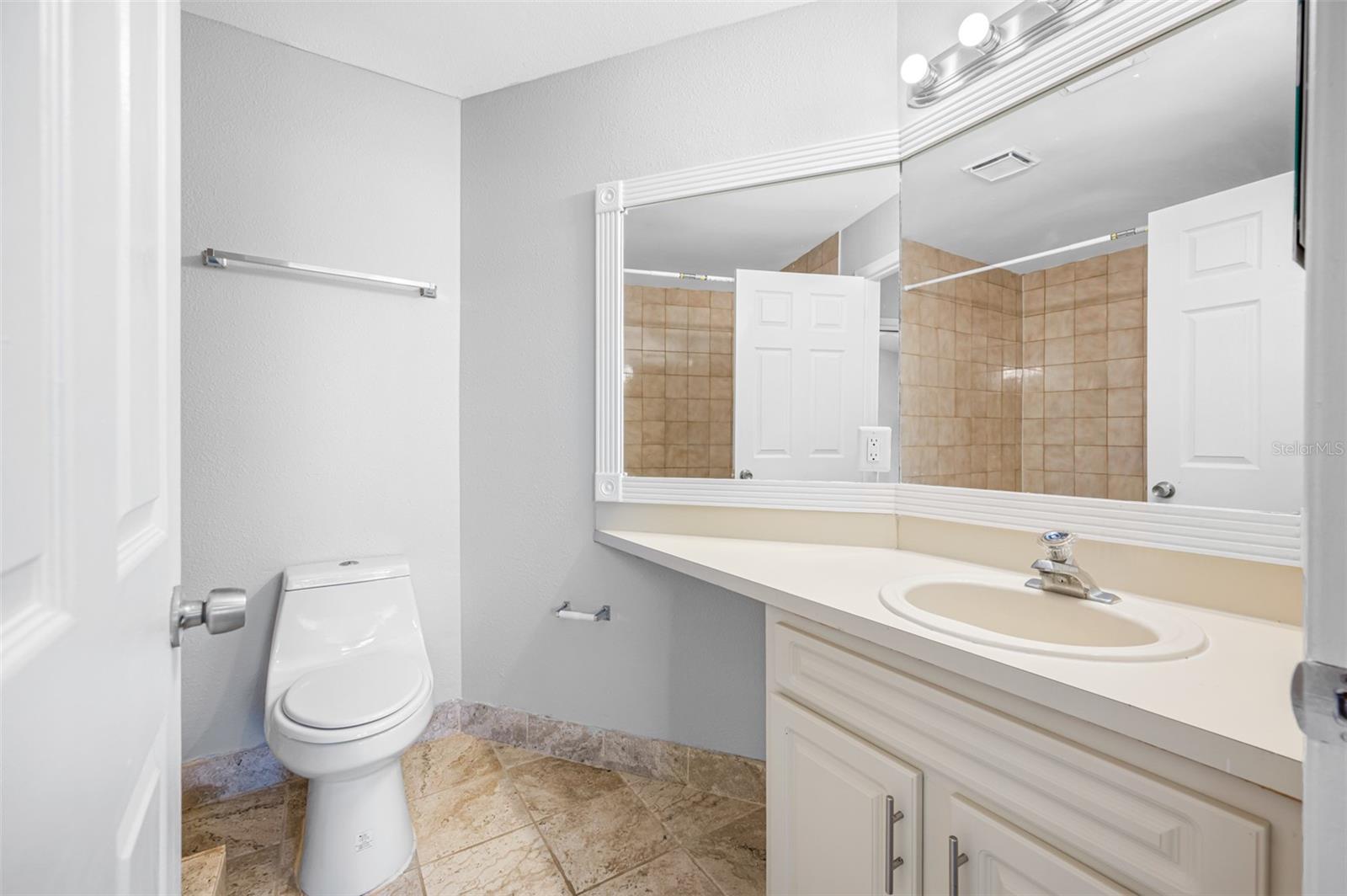 6119 MEMORIAL HWY #3 — photo 29