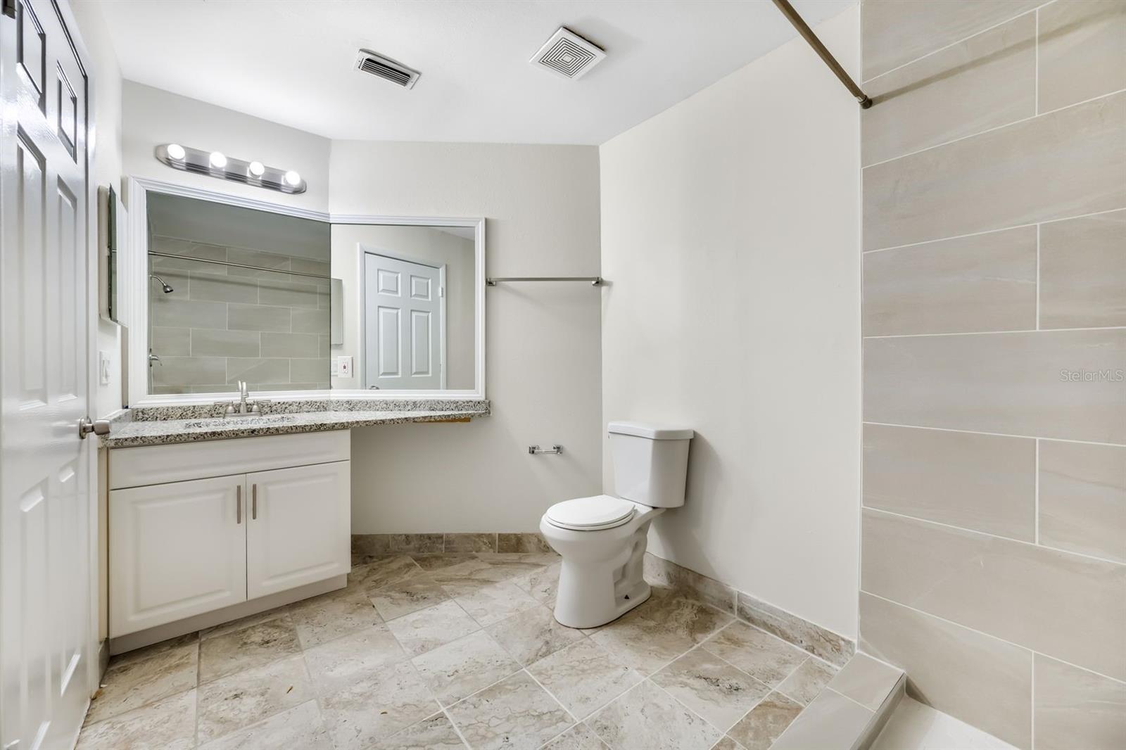 6119 MEMORIAL HWY #3 — photo 26