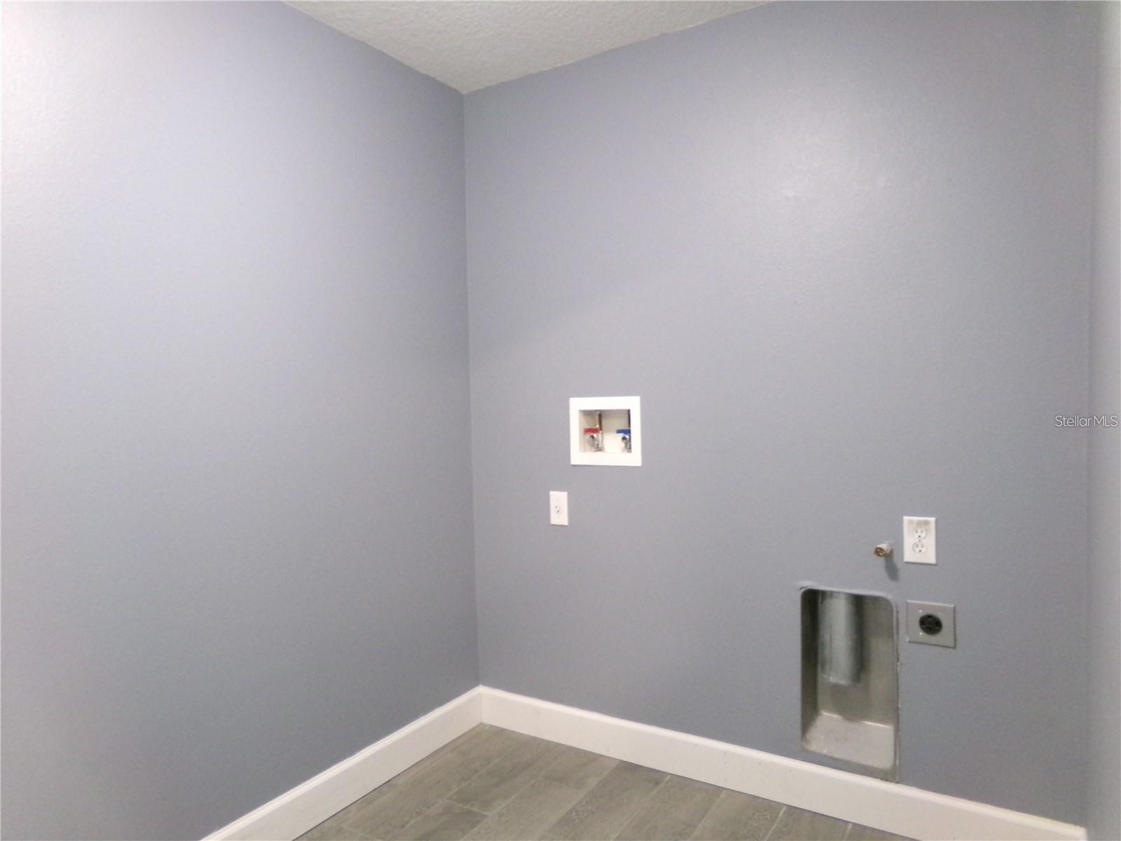 5605 TANAGERLAKE RD — photo 22