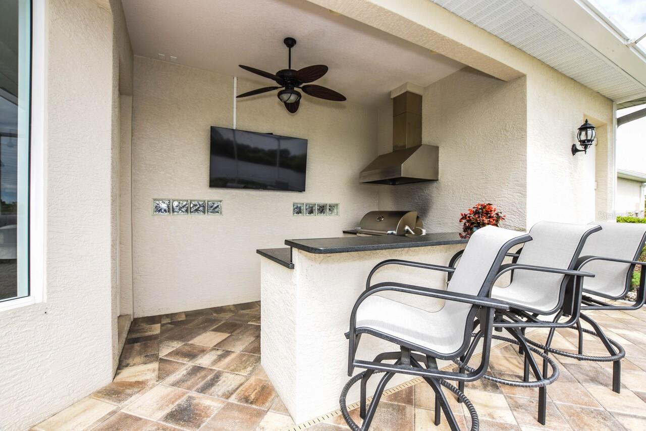 1580 LANCASHIRE DR — photo 42