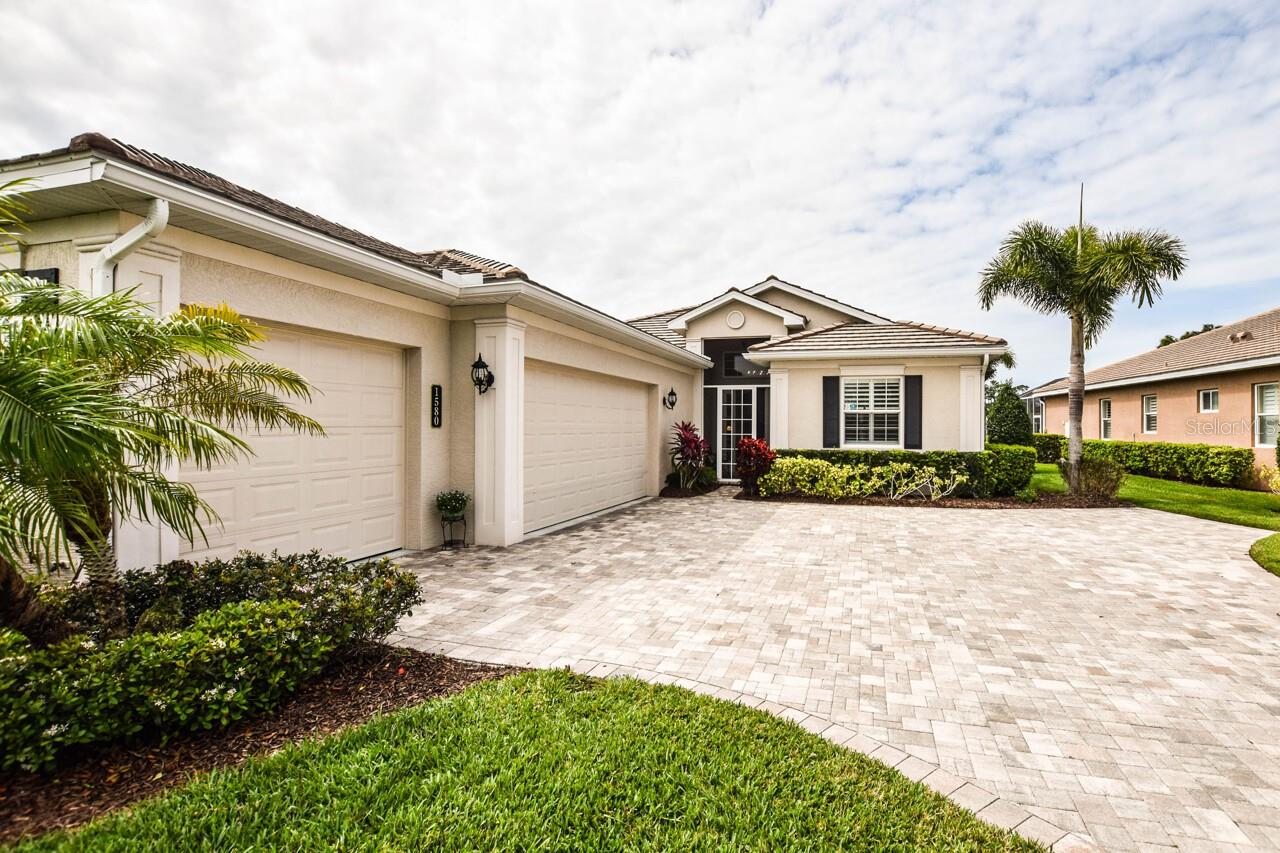 1580 LANCASHIRE DR — photo 4