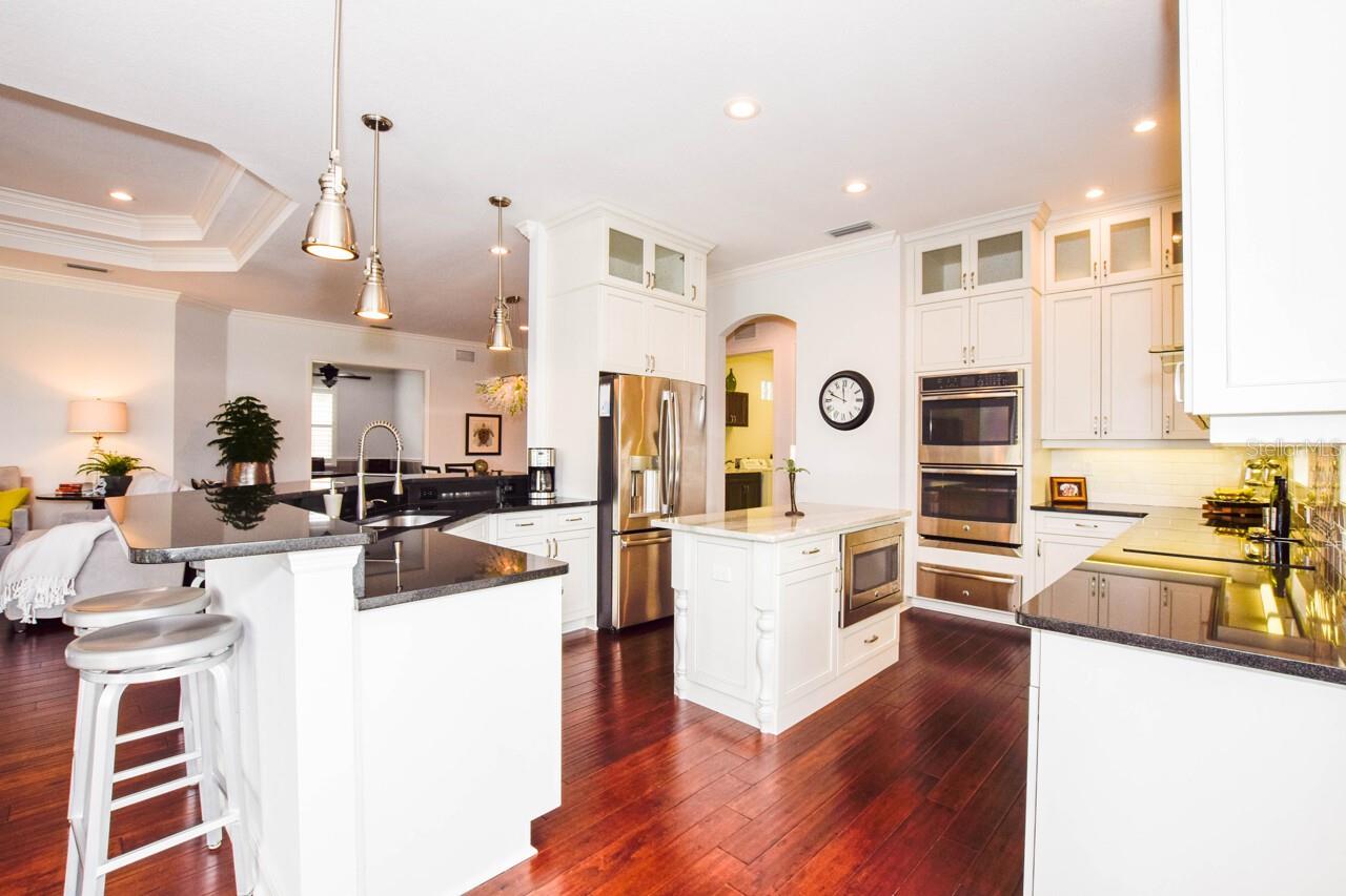 1580 LANCASHIRE DR — photo 15