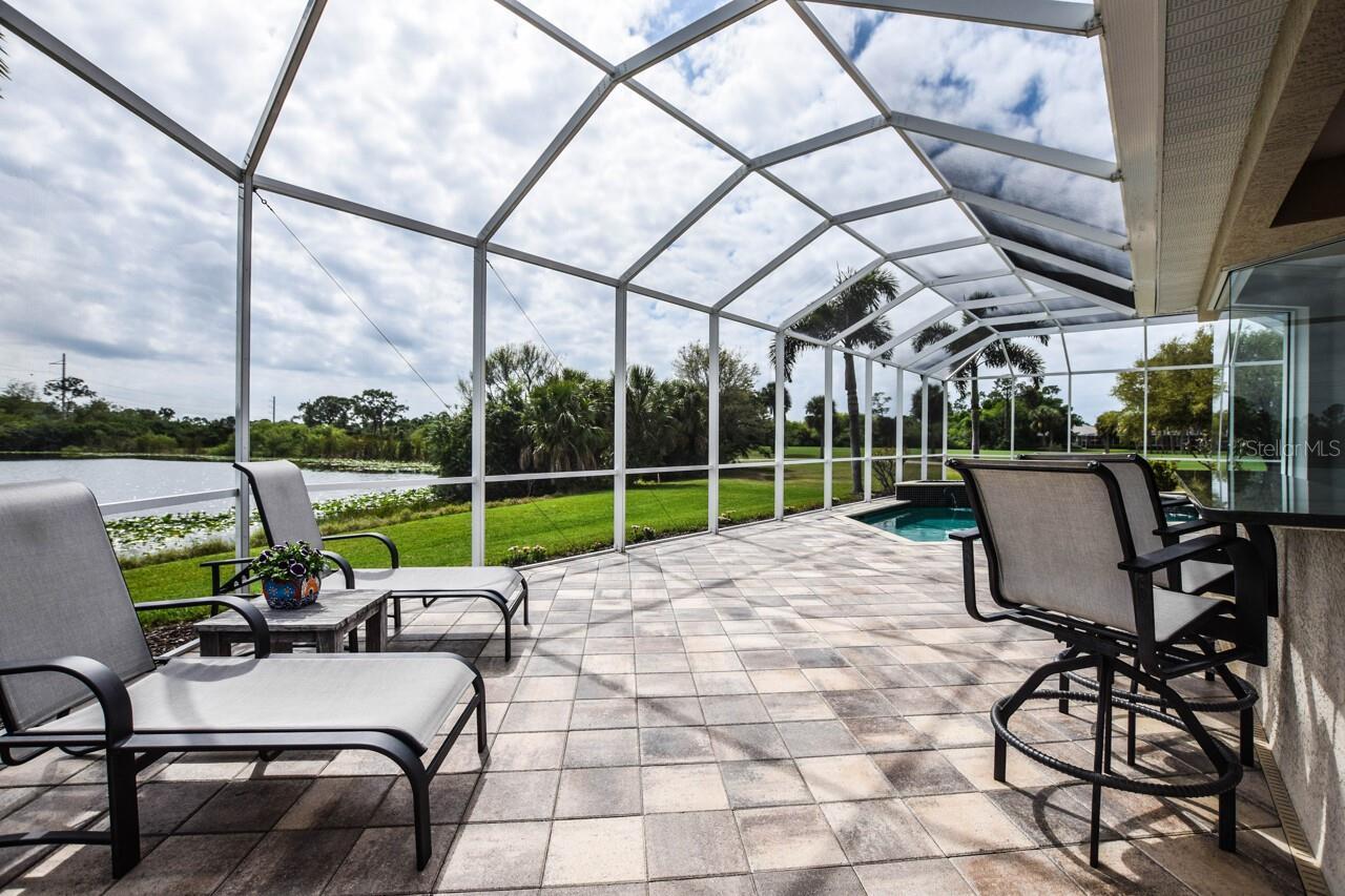 1580 LANCASHIRE DR — photo 45