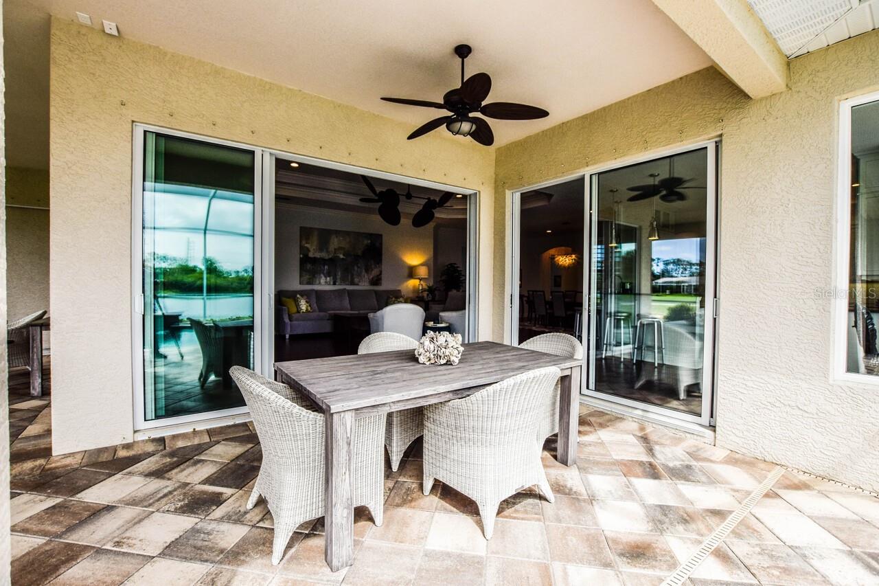 1580 LANCASHIRE DR — photo 44