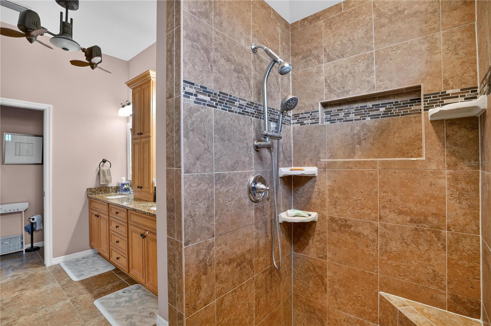 1848 LANCASHIRE DR #1848 — photo 36