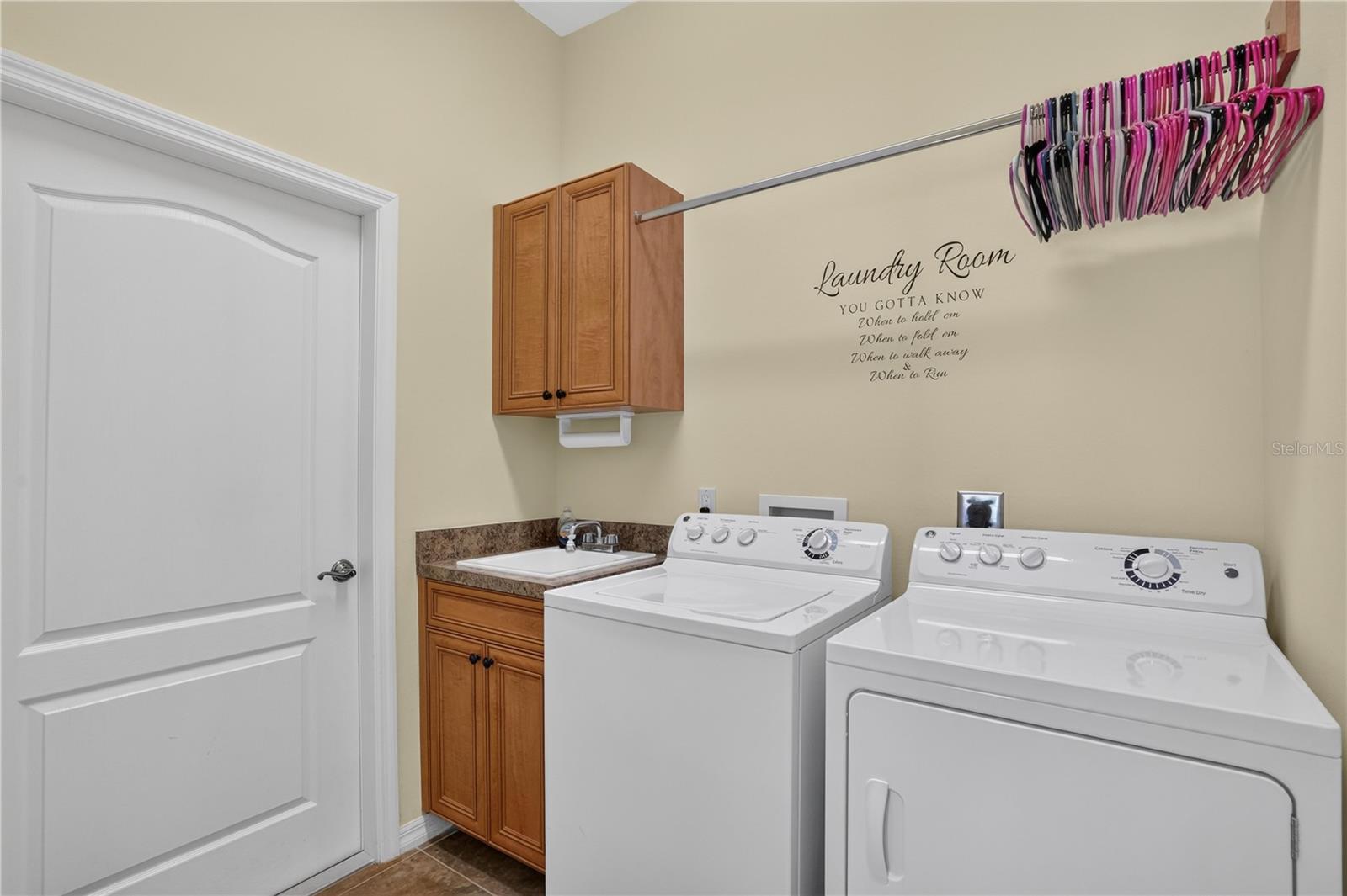 1848 LANCASHIRE DR #1848 — photo 46