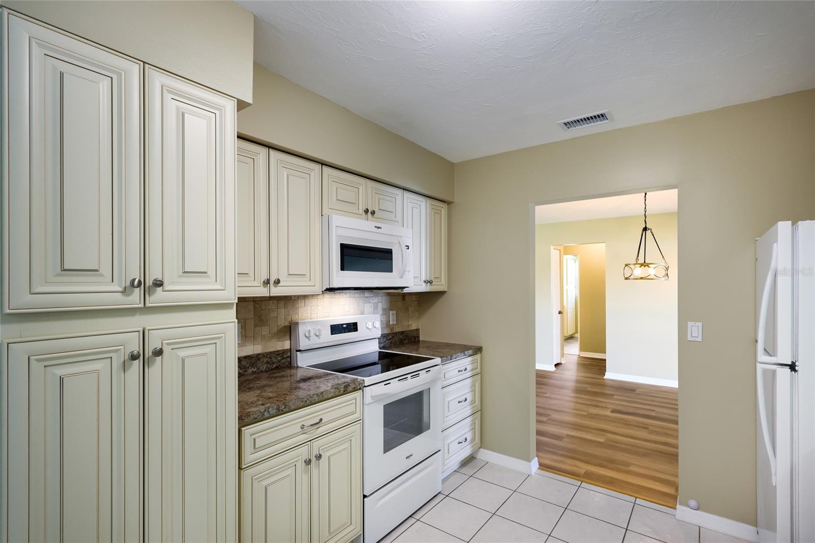 3003 GULF GATE DR — photo 16