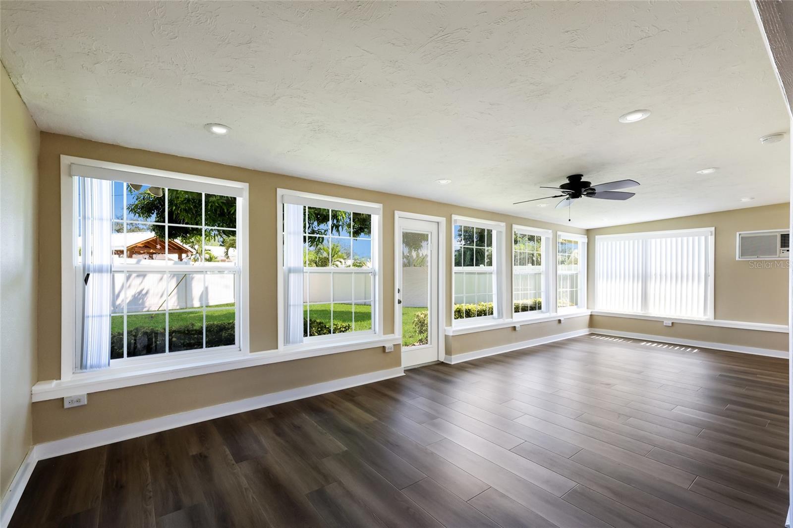 3003 GULF GATE DR — photo 10