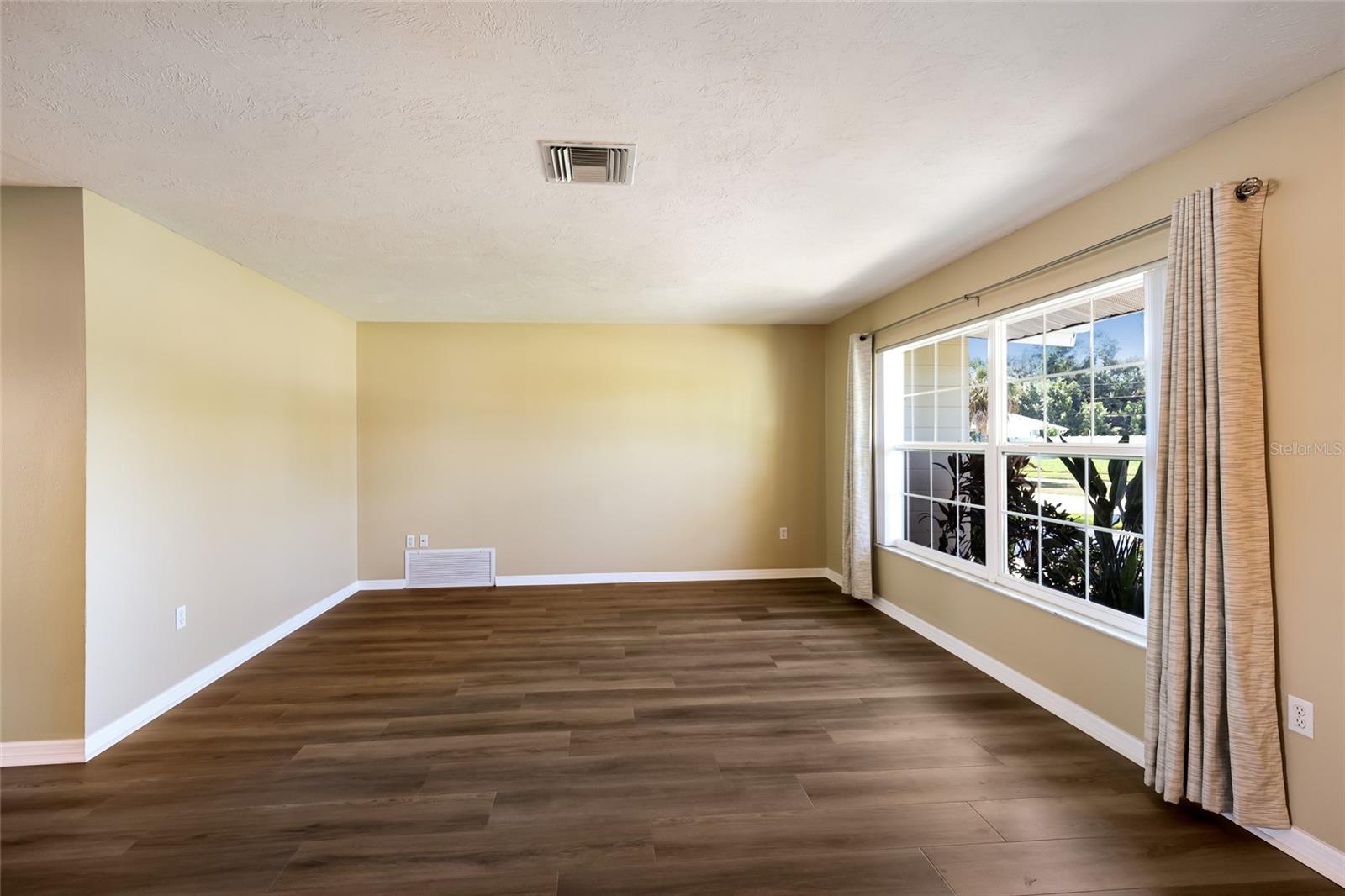 3003 GULF GATE DR — photo 8