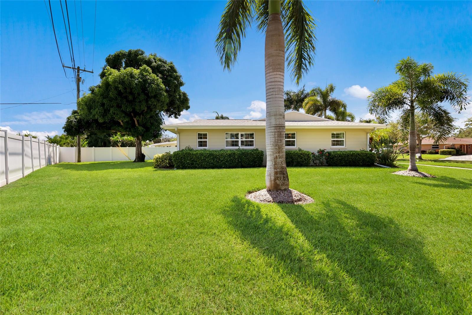 3003 GULF GATE DR — photo 32