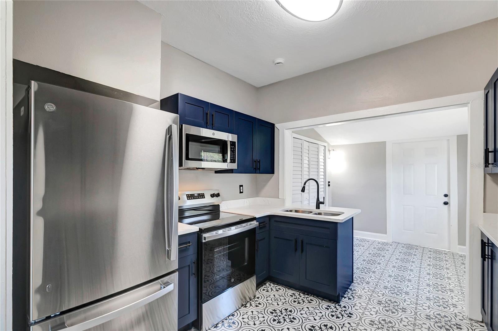 3812 N TAMPA ST — photo 18