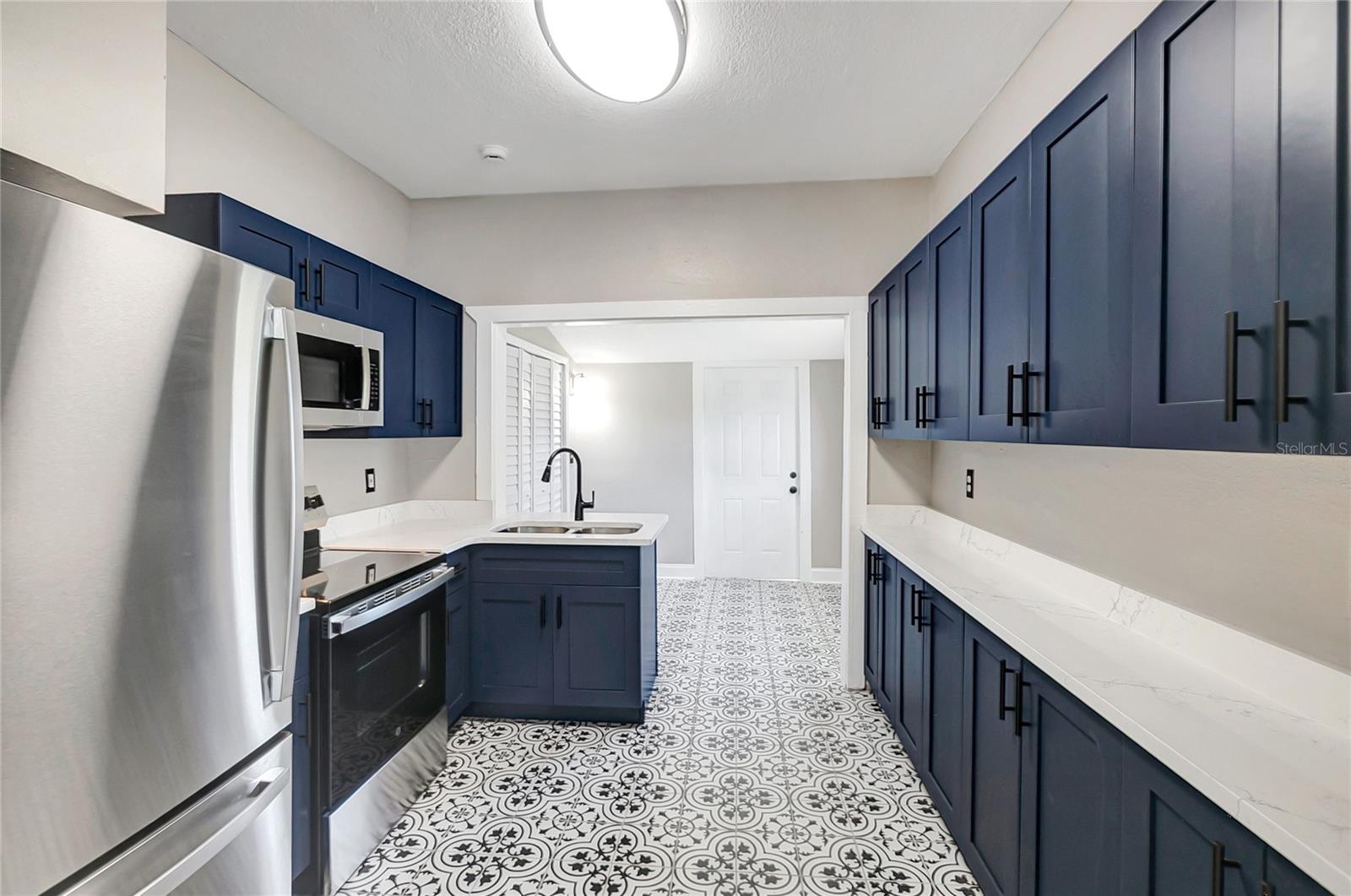 3812 N TAMPA ST — photo 17