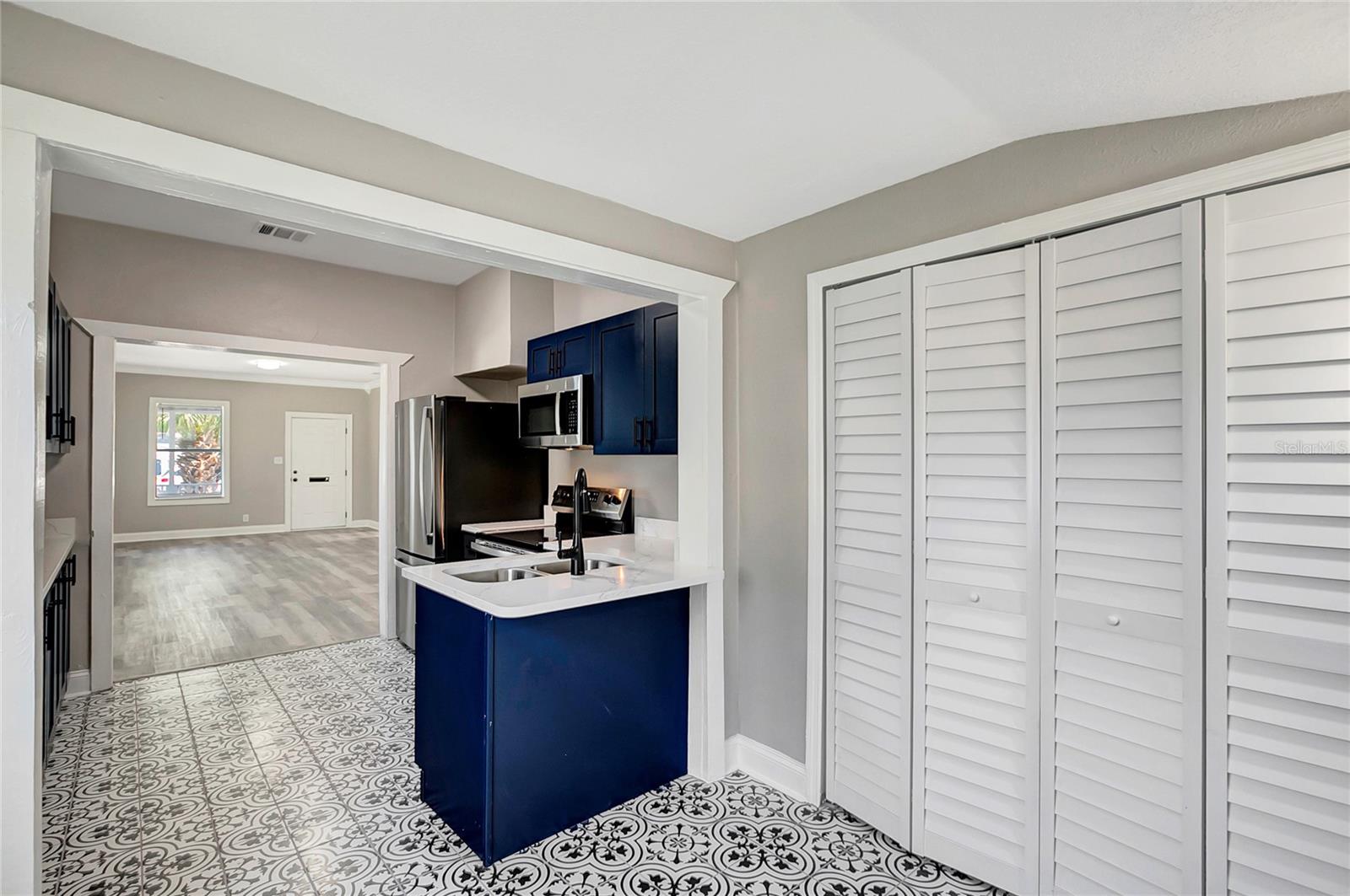 3812 N TAMPA ST — photo 21