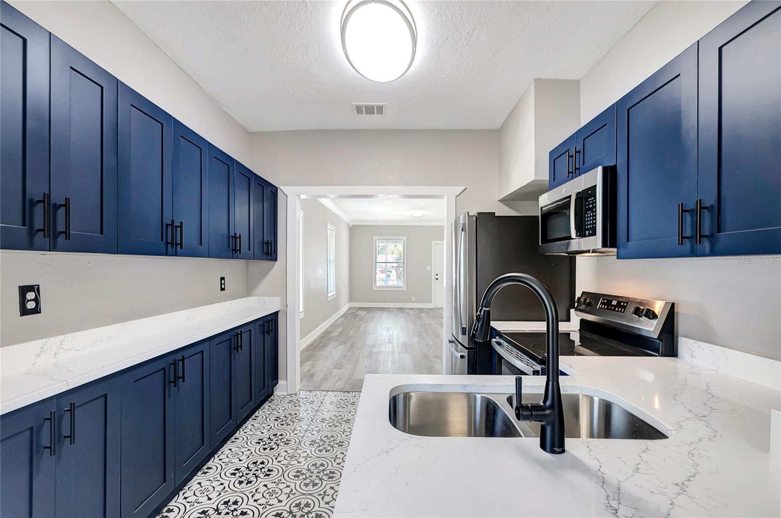 3812 N TAMPA ST — photo 23
