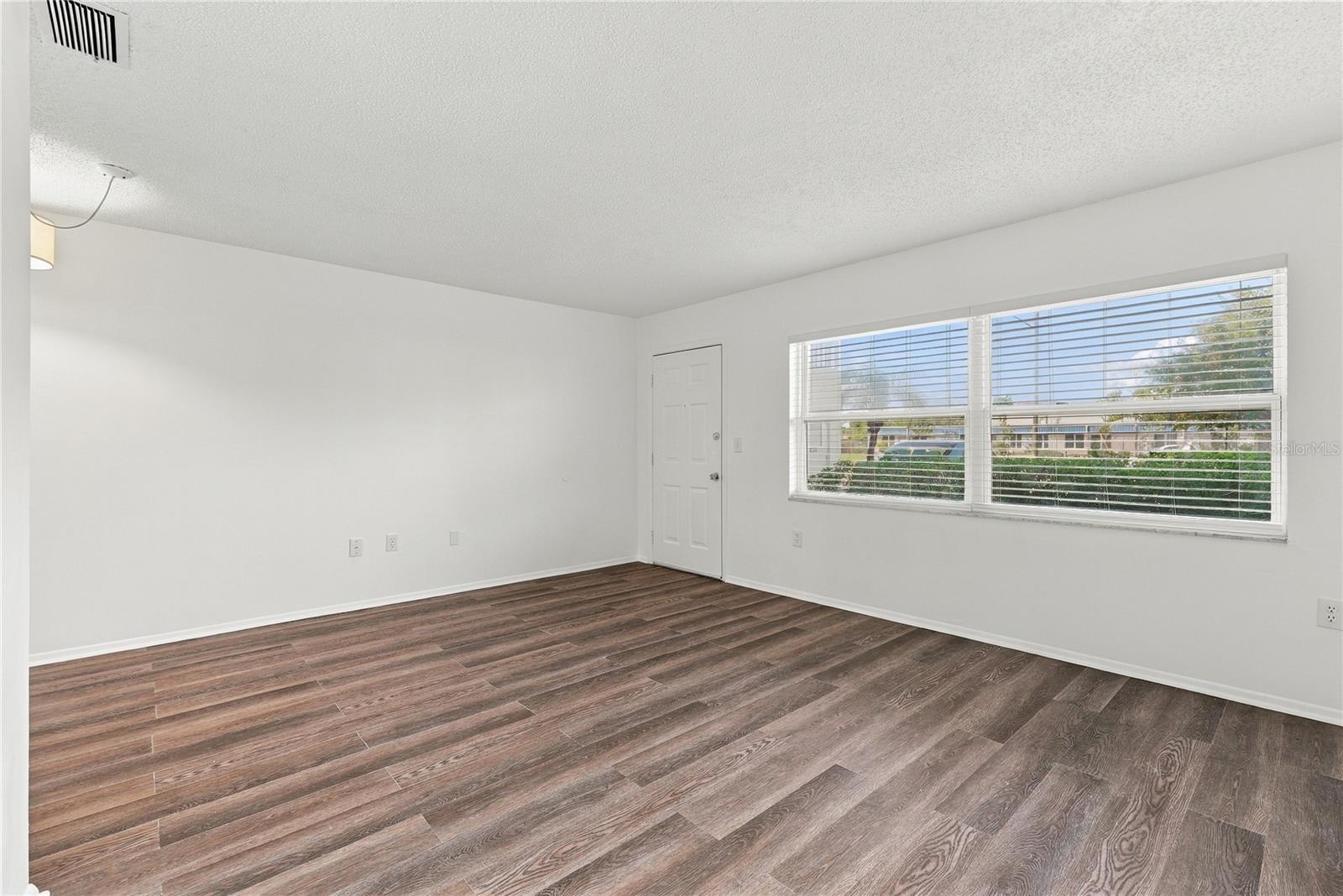 5060 76TH AVE N #105 — photo 10
