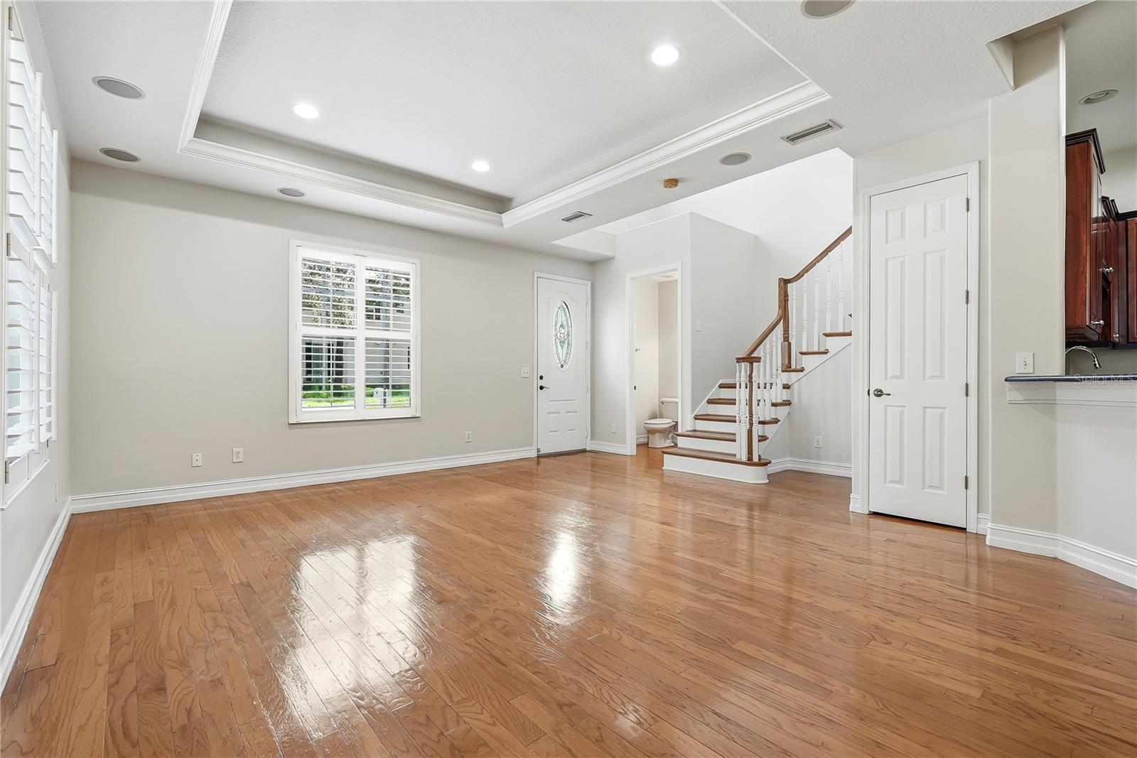 322 N HESPERIDES ST — photo 6