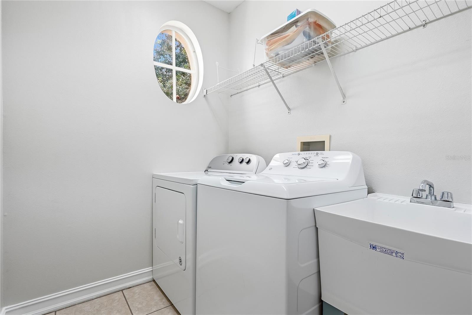 322 N HESPERIDES ST — photo 33