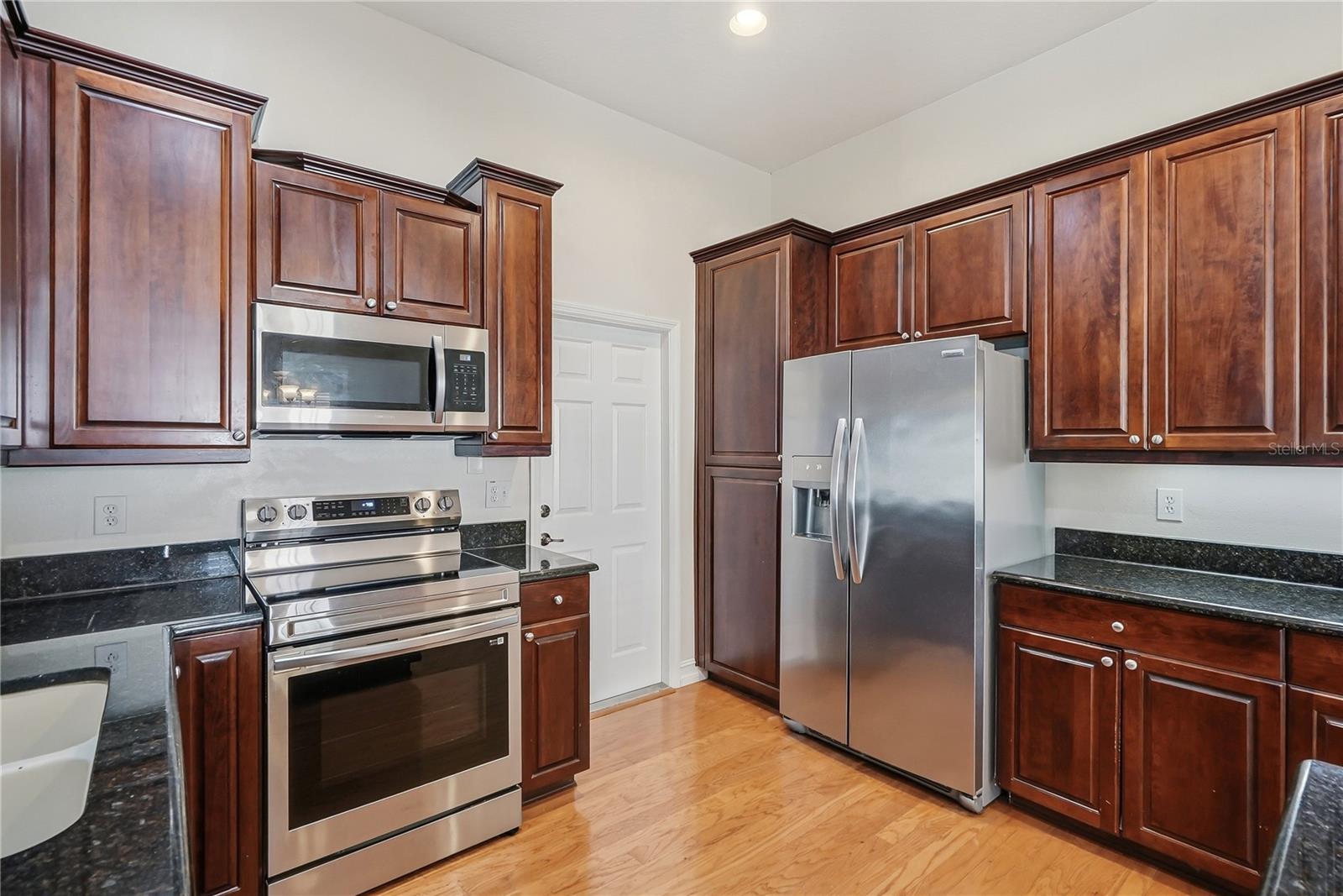 322 N HESPERIDES ST — photo 11